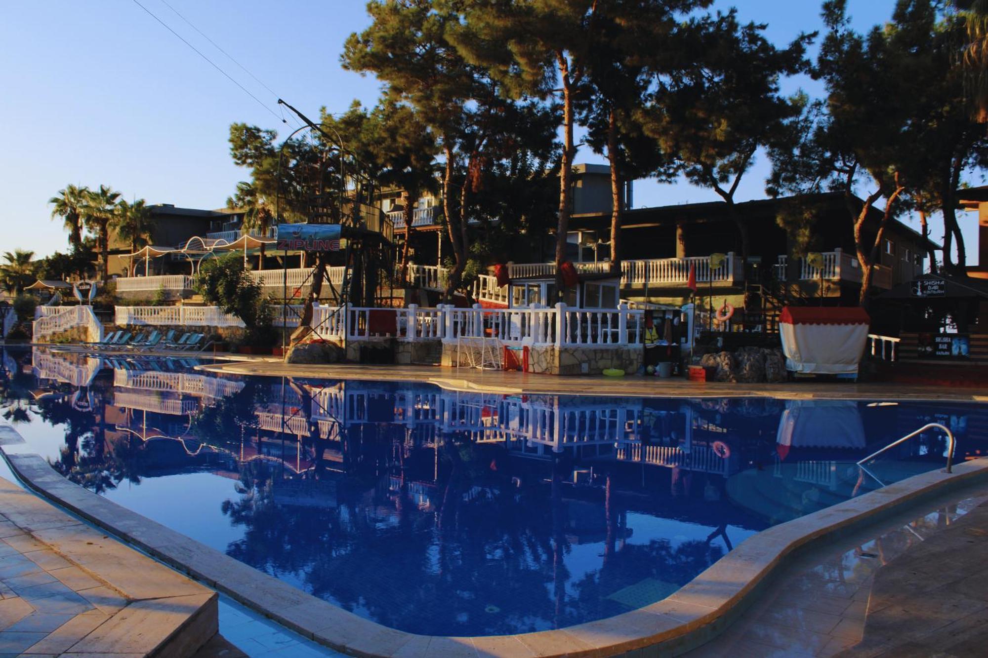 Senza Garden Club Hotel 5*