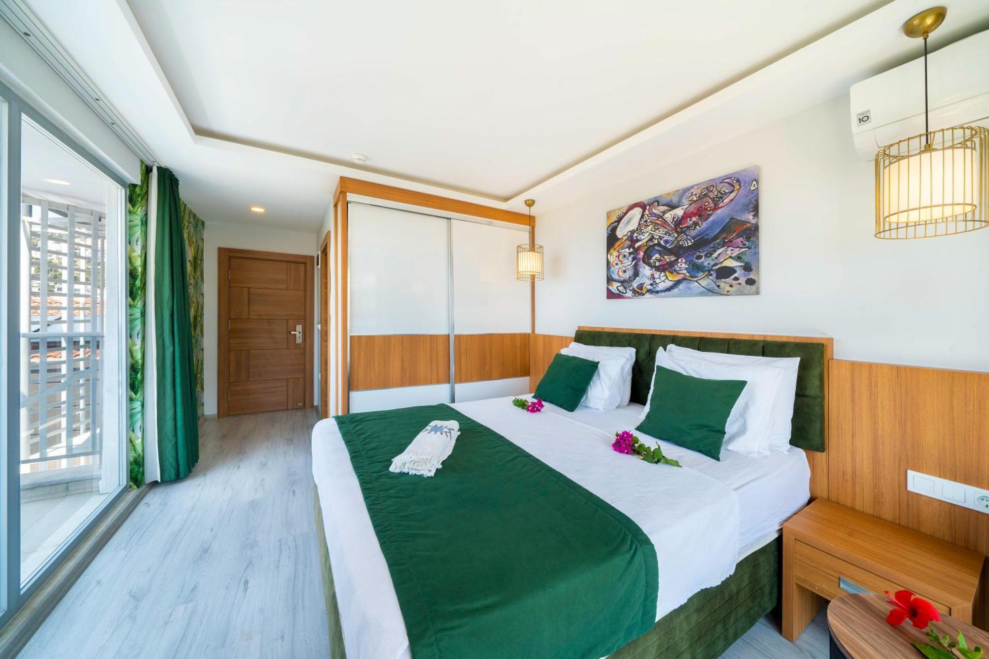 Exclusive Mogons Kalkan