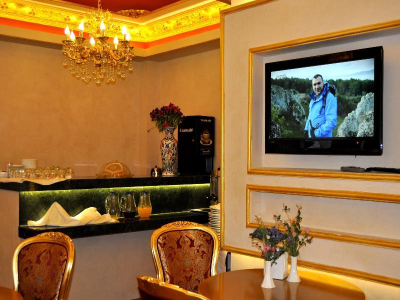 Aquarium Hotel 3*