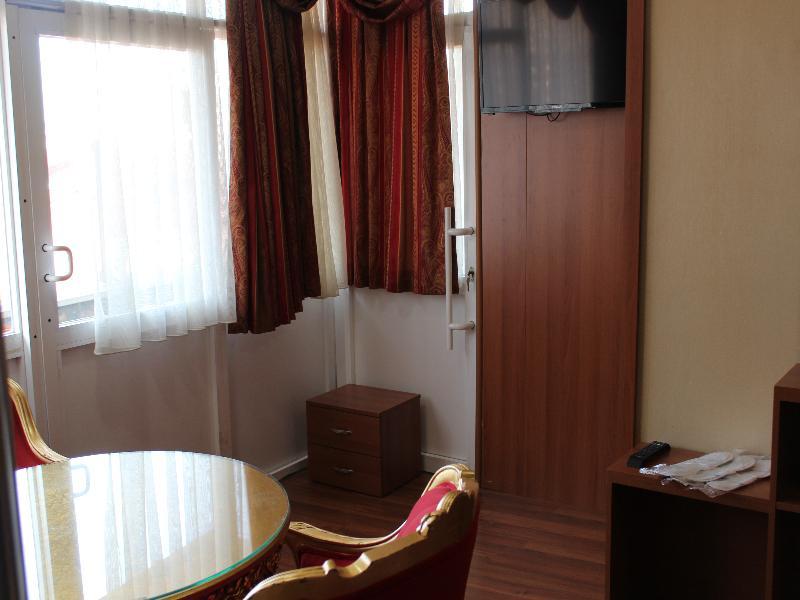 Aquarium Hotel 3*