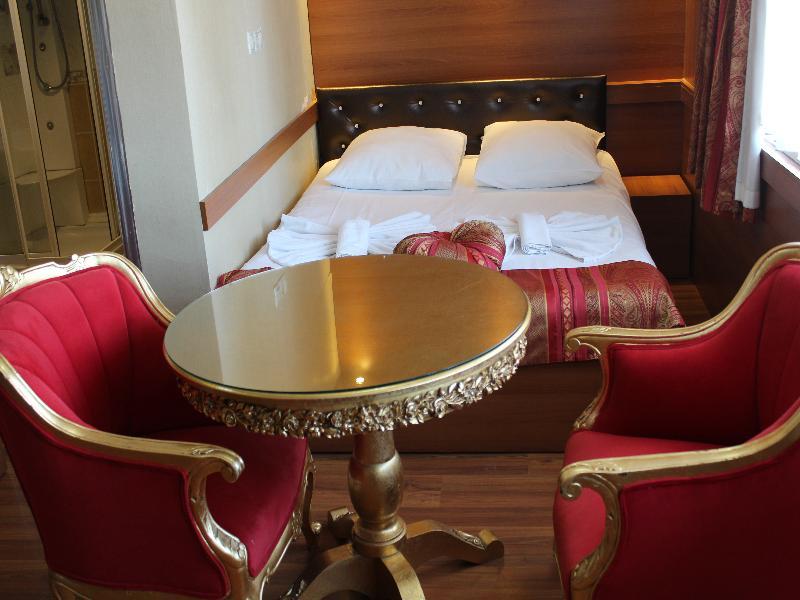 Aquarium Hotel 3*