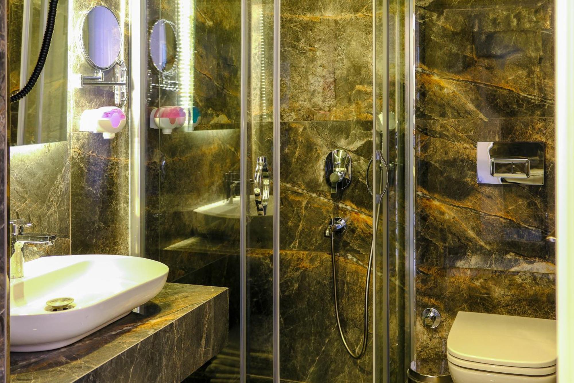 Pereira Hotel *