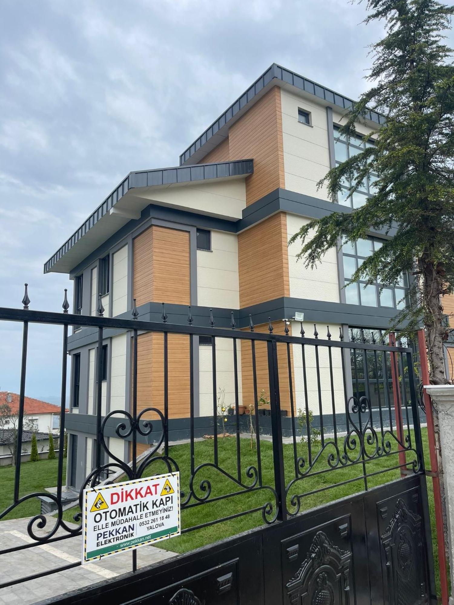 Luxury Four Fourlex Villa