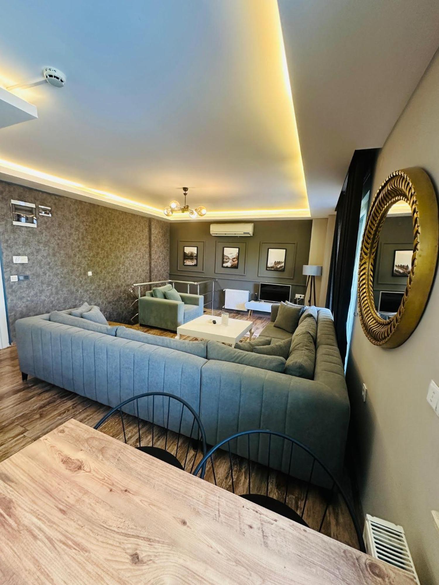 Royal Loft Aparthotel 4*