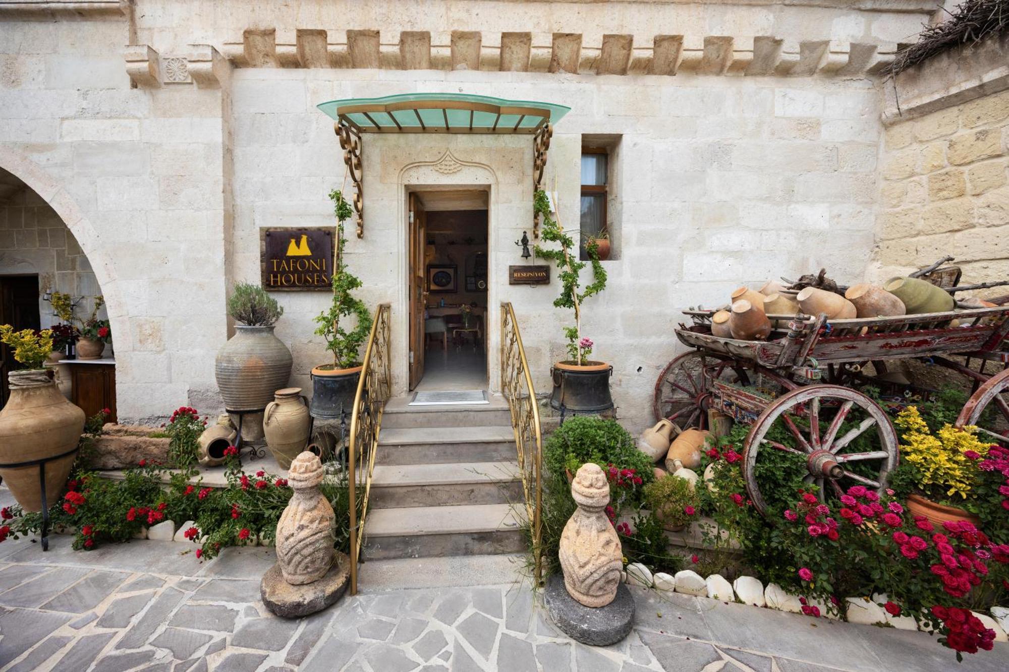 Hotel Tafoni Cave 5*