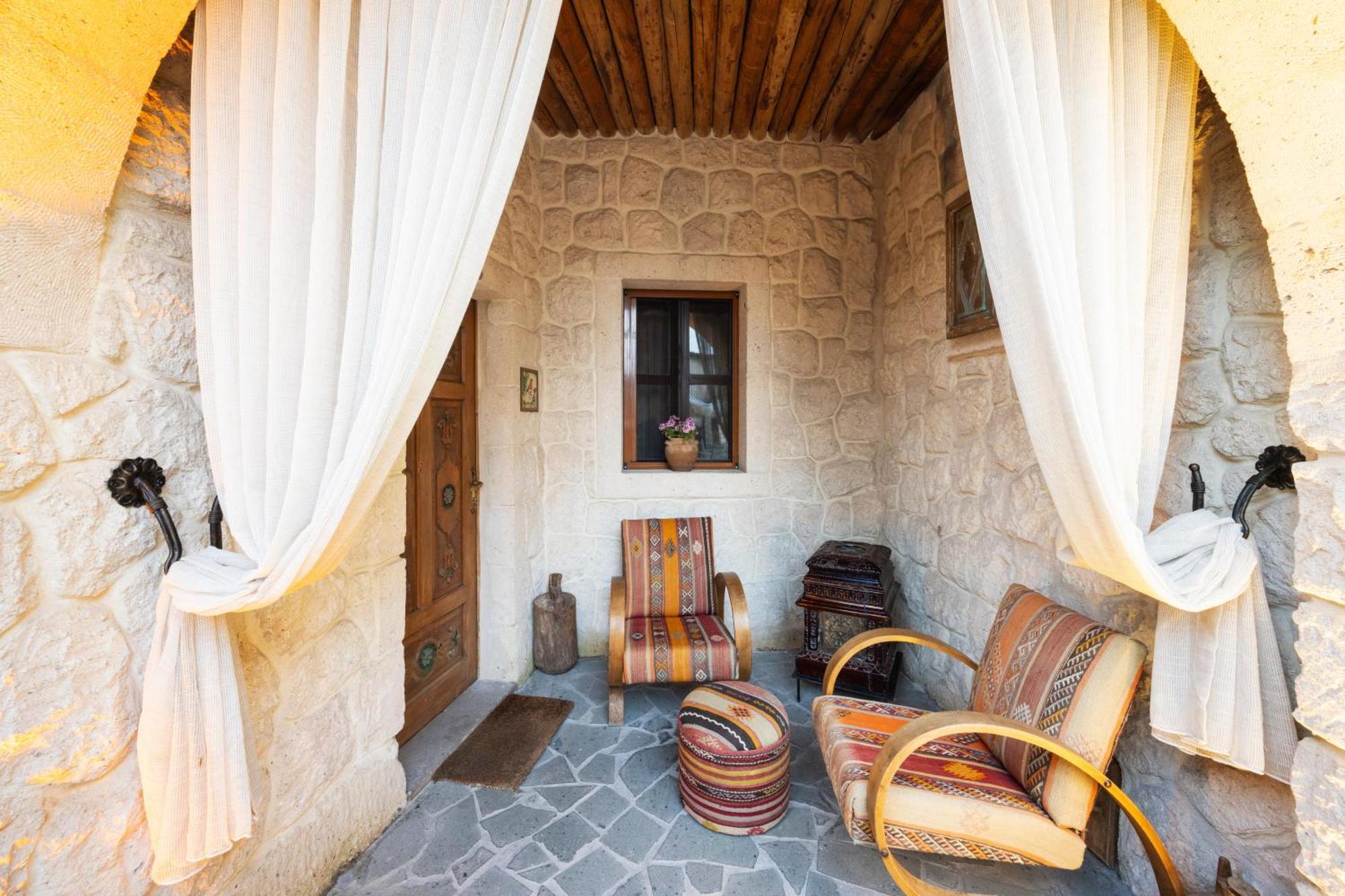 Tafoni Cave Hotel 5*