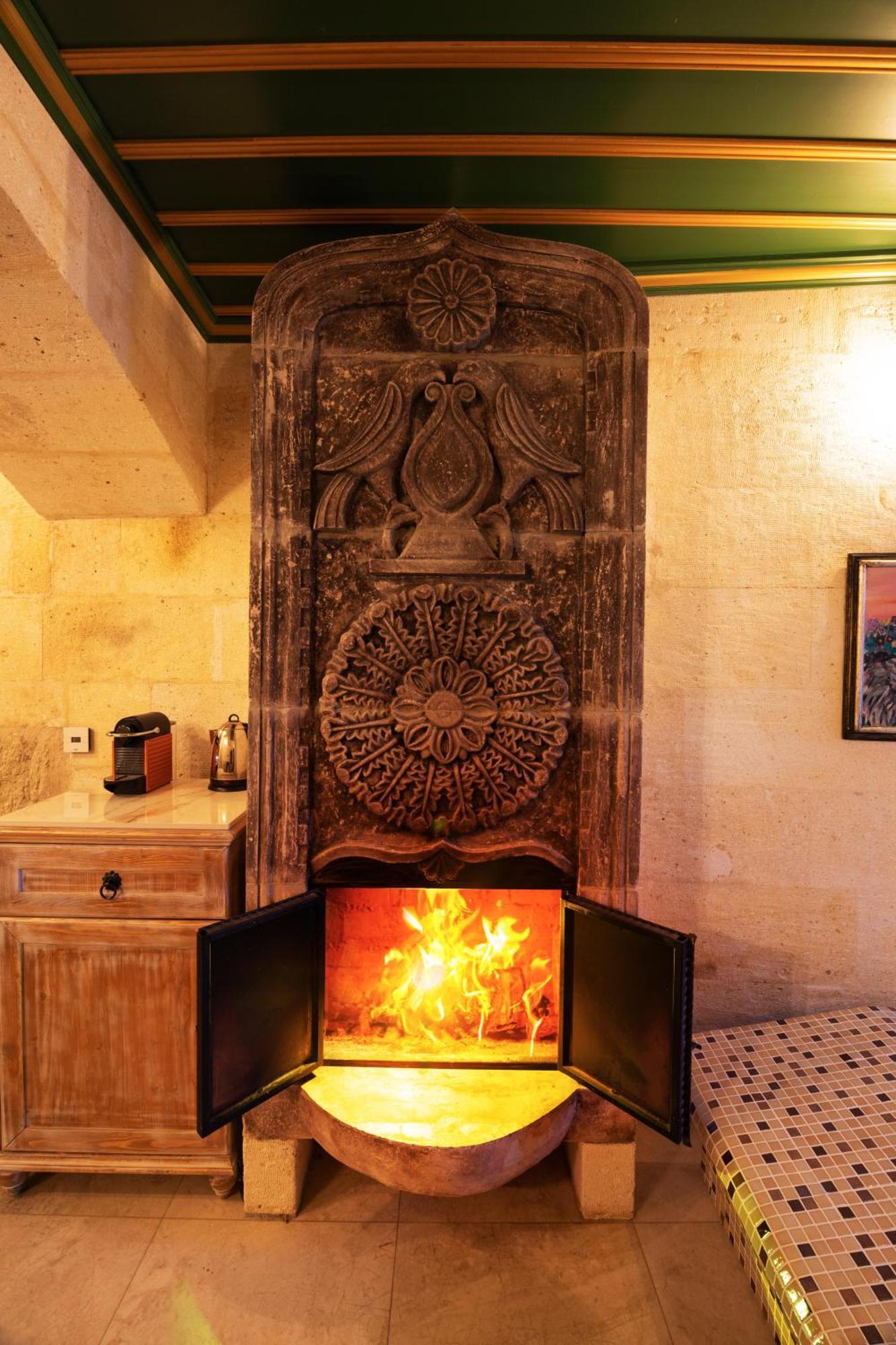 Tafoni Cave Hotel