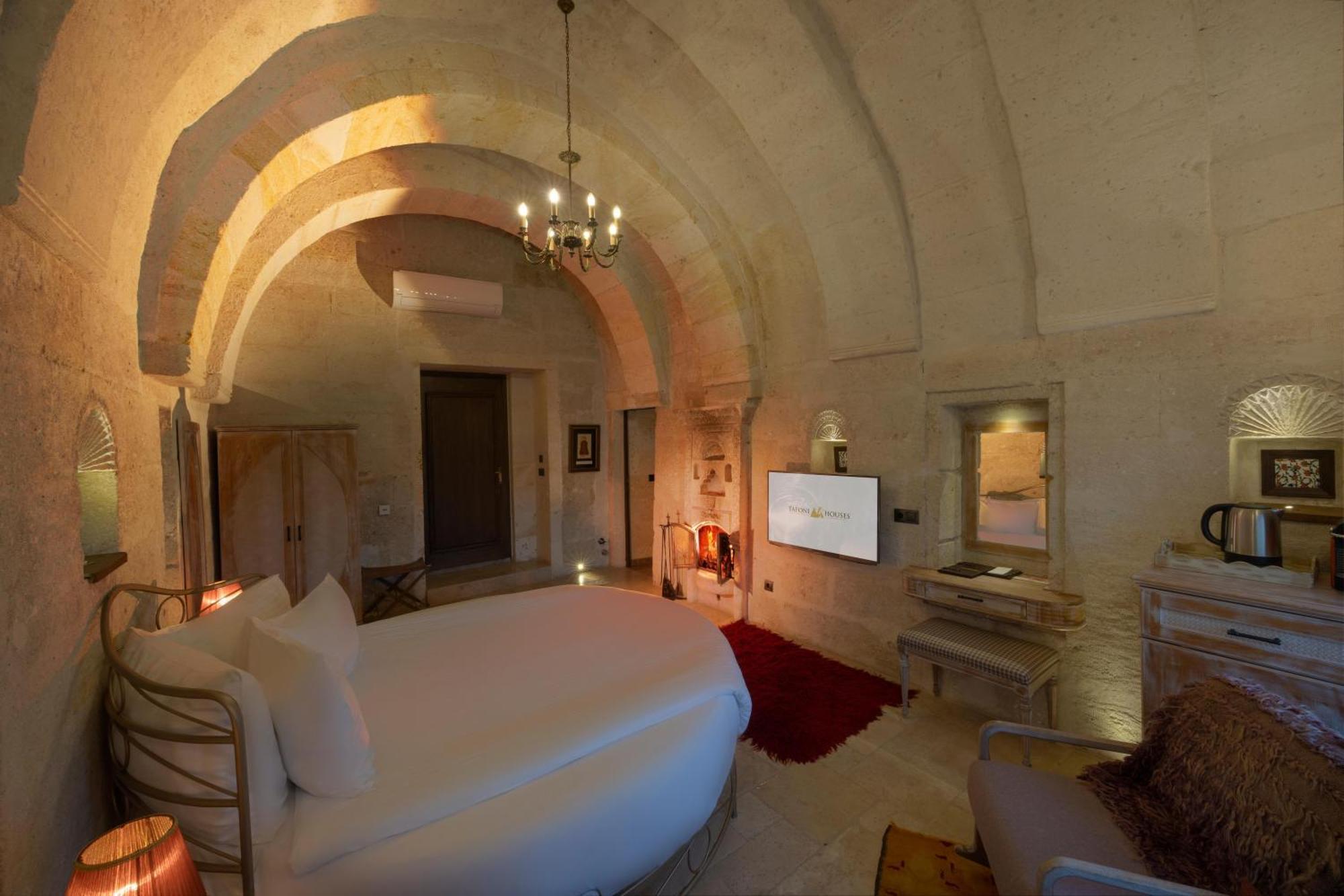 Tafoni Cave Hotel 5*