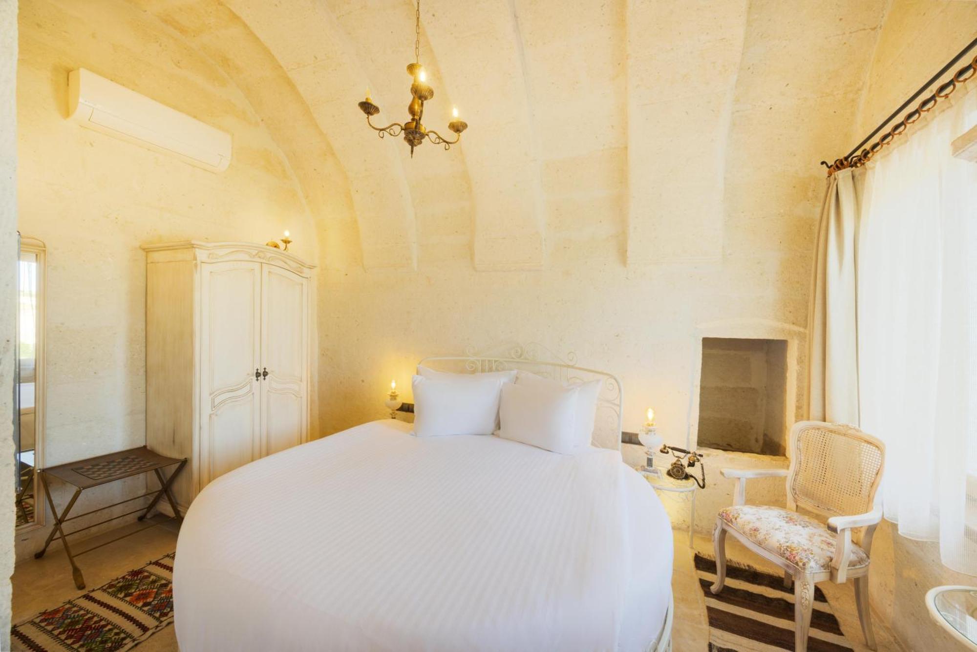 Hotel Tafoni Cave