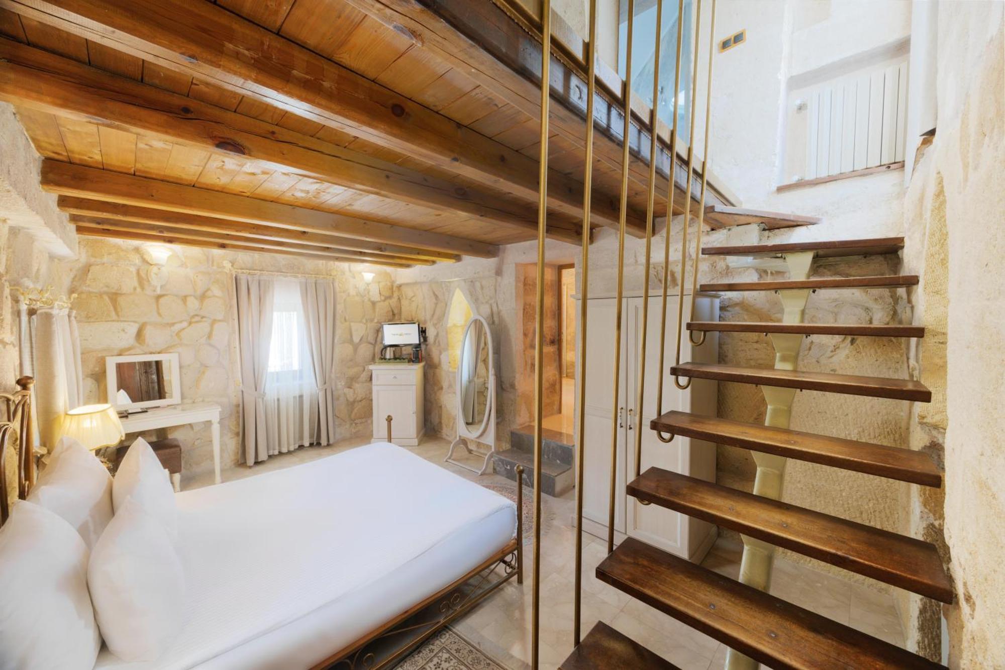 Tafoni Cave Hotel