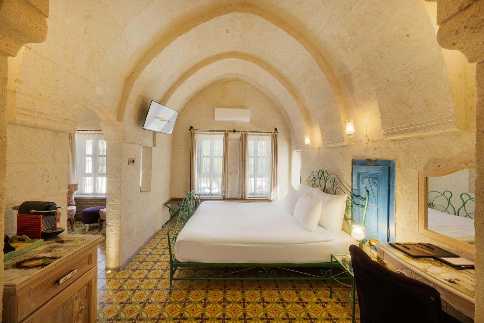 Tafoni Cave Hotel 5*