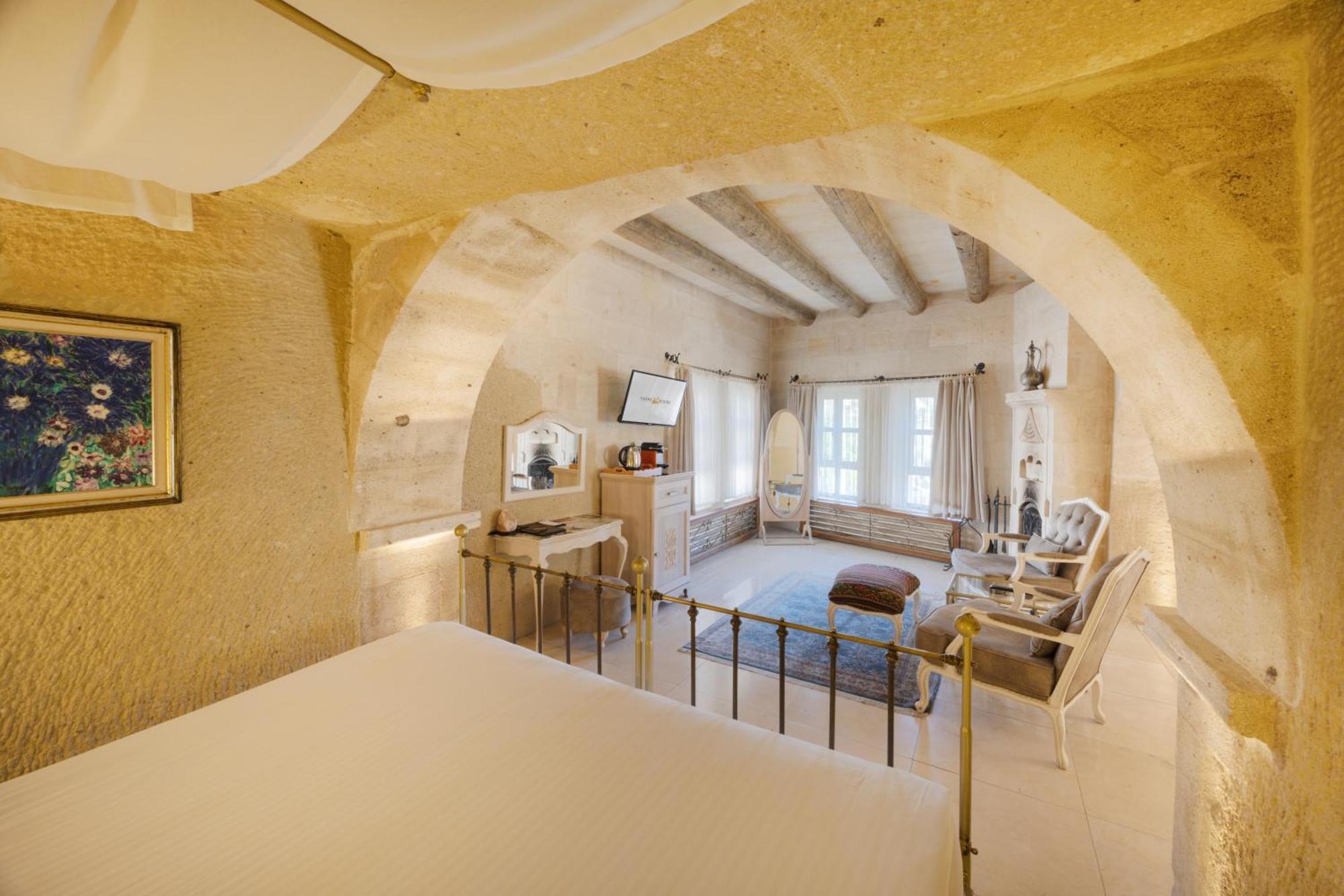 Tafoni Cave Hotel 5*