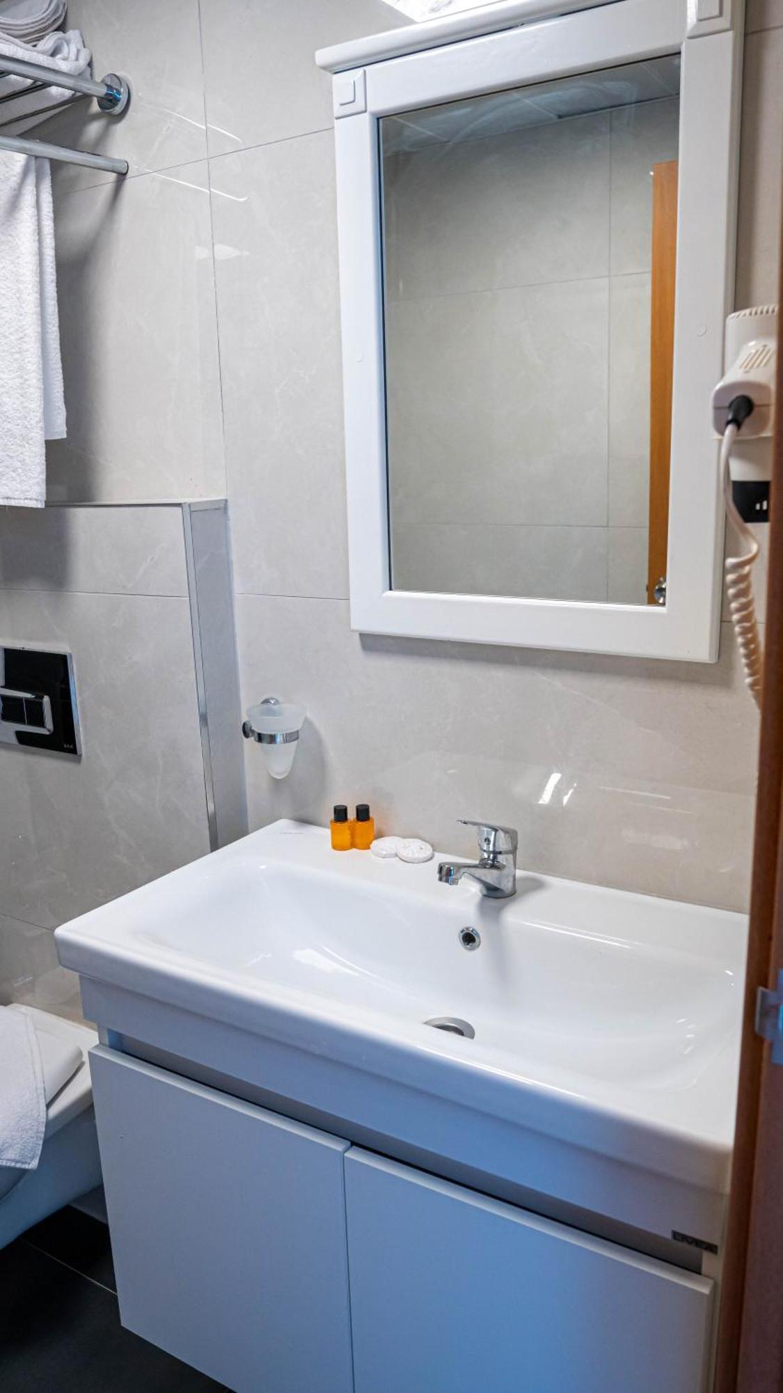Honeymoon Hotel