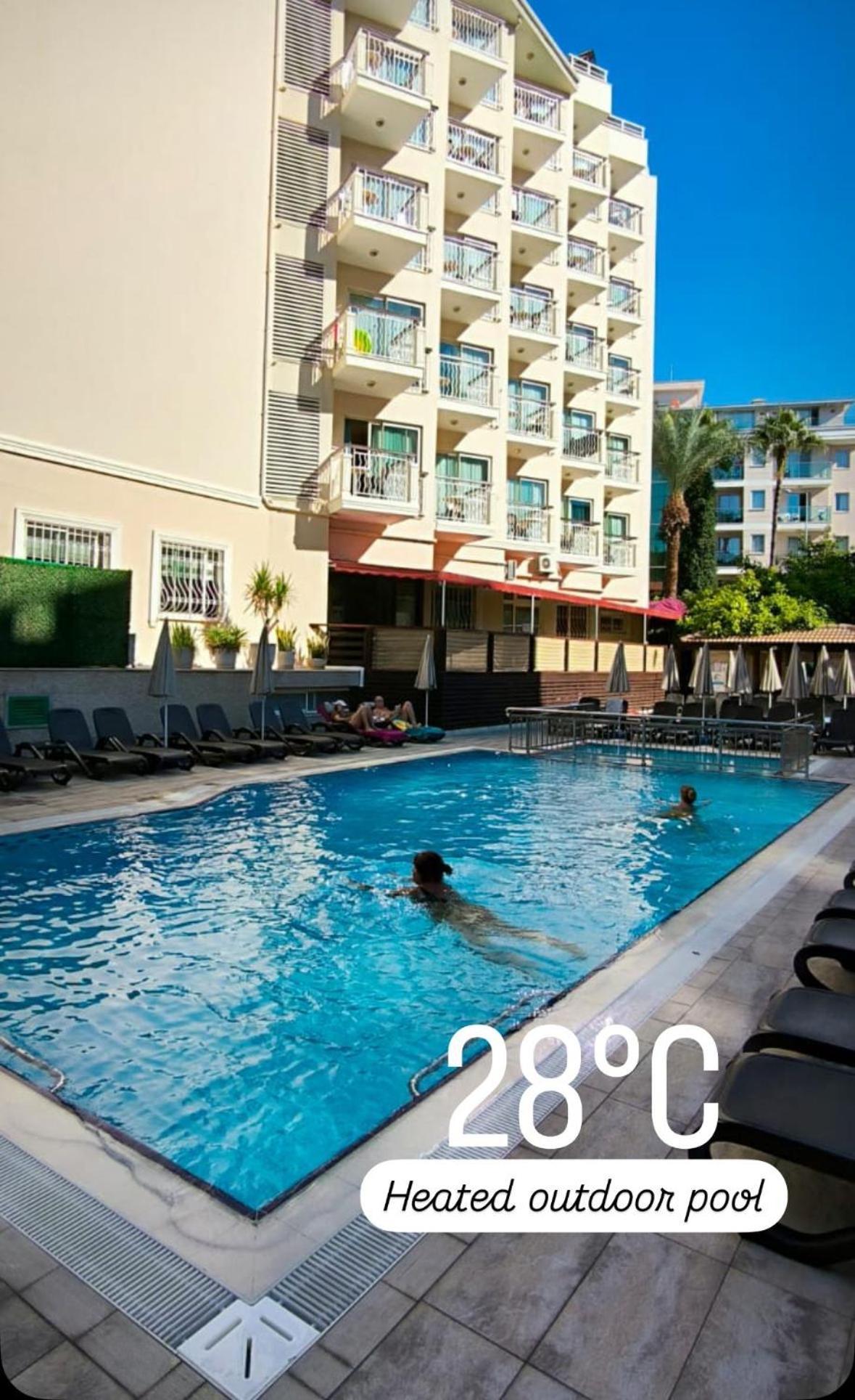Hotel Riviera & 4*