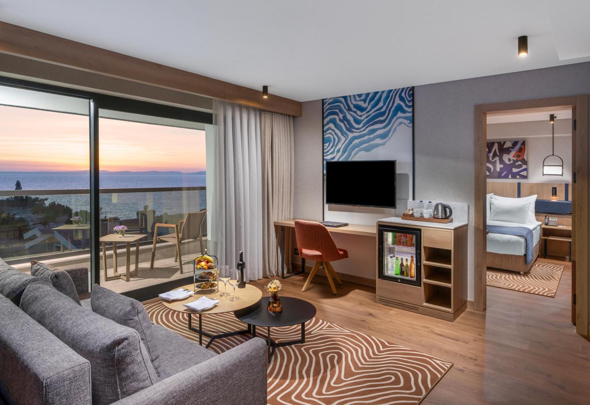 Elite World Hotel 5*