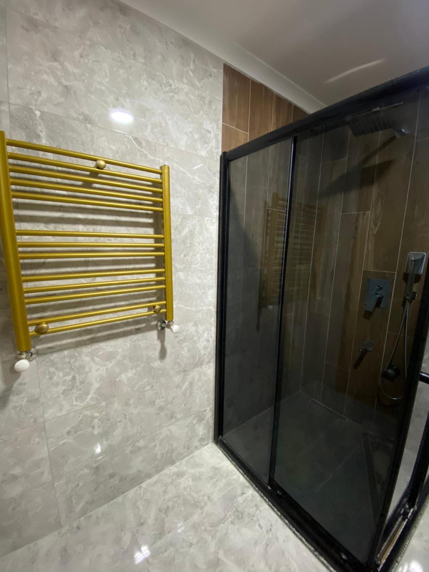 Kervansaray Hotel *