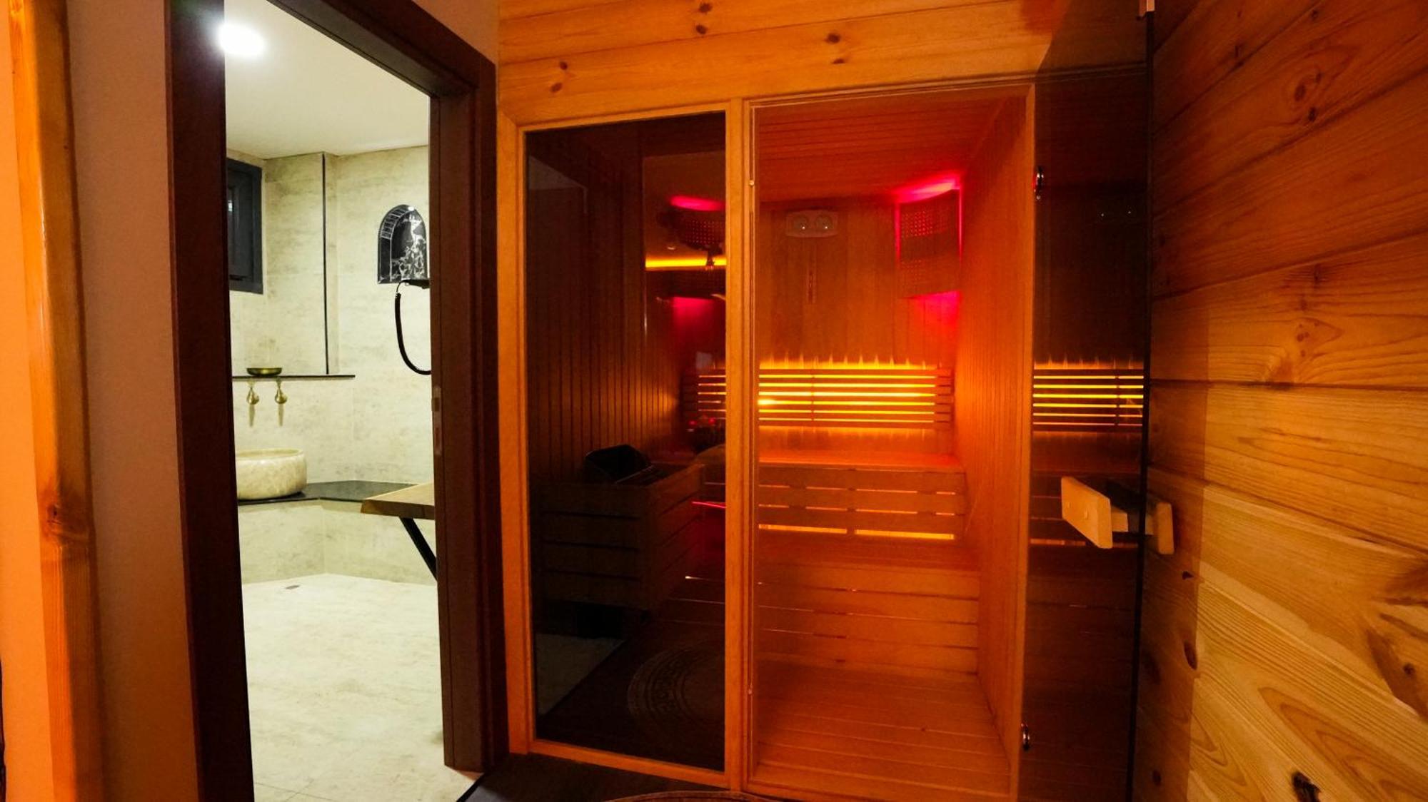 Hotel Lotus & Camlihemsin