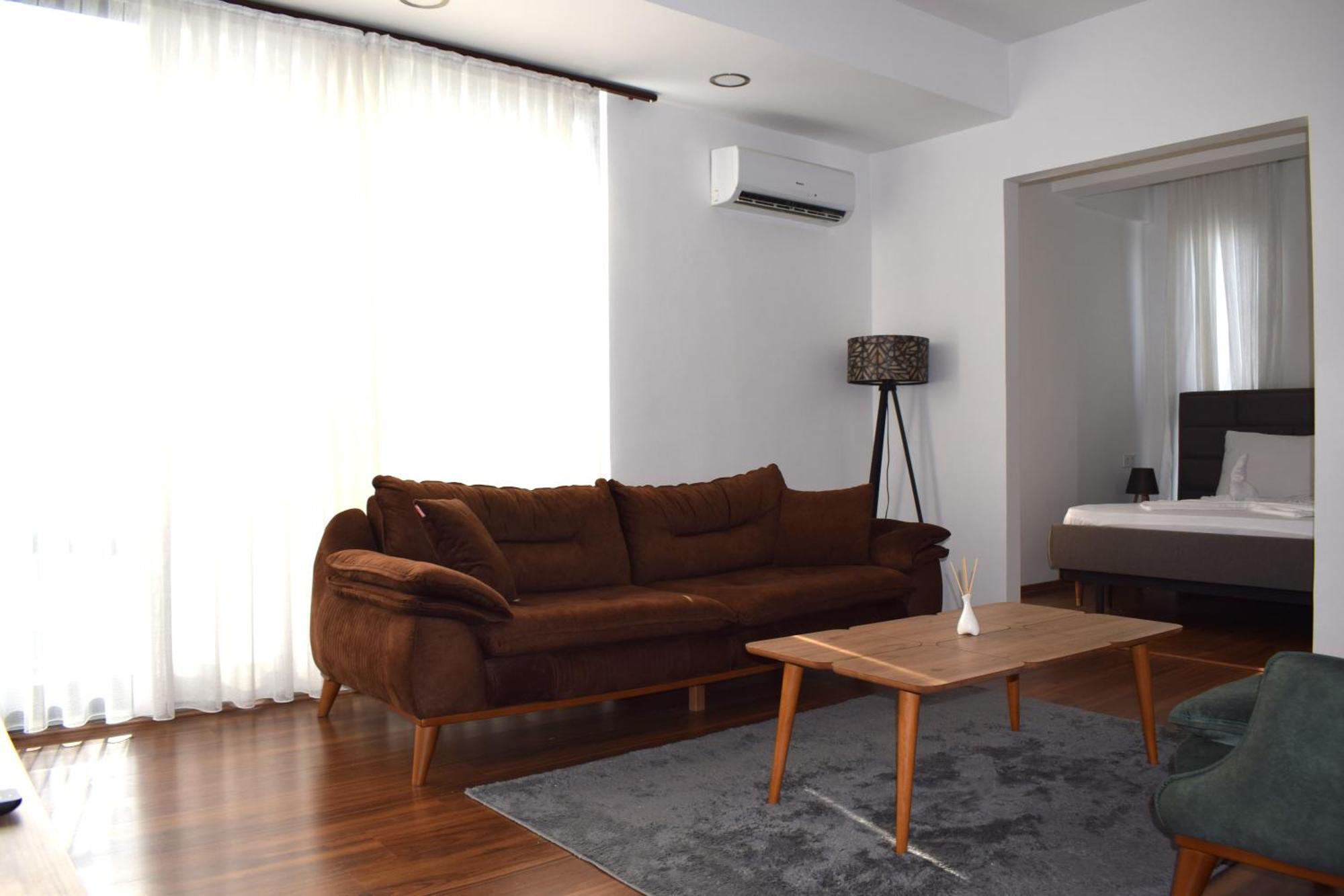 Mira Palace & Hotel 3*
