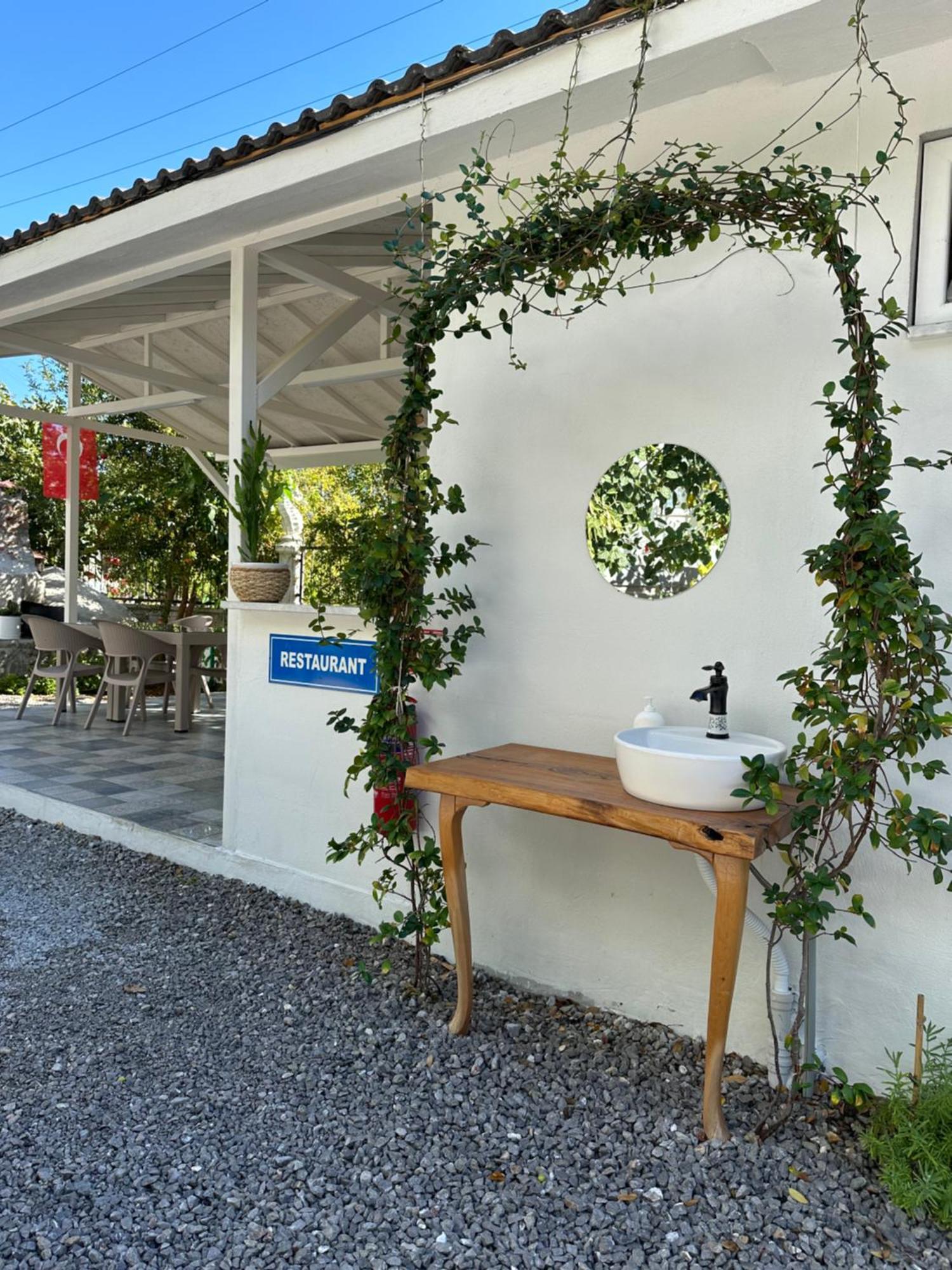 Airport Blue Eye House Ideal For Air Travellers 5 Km From Airport