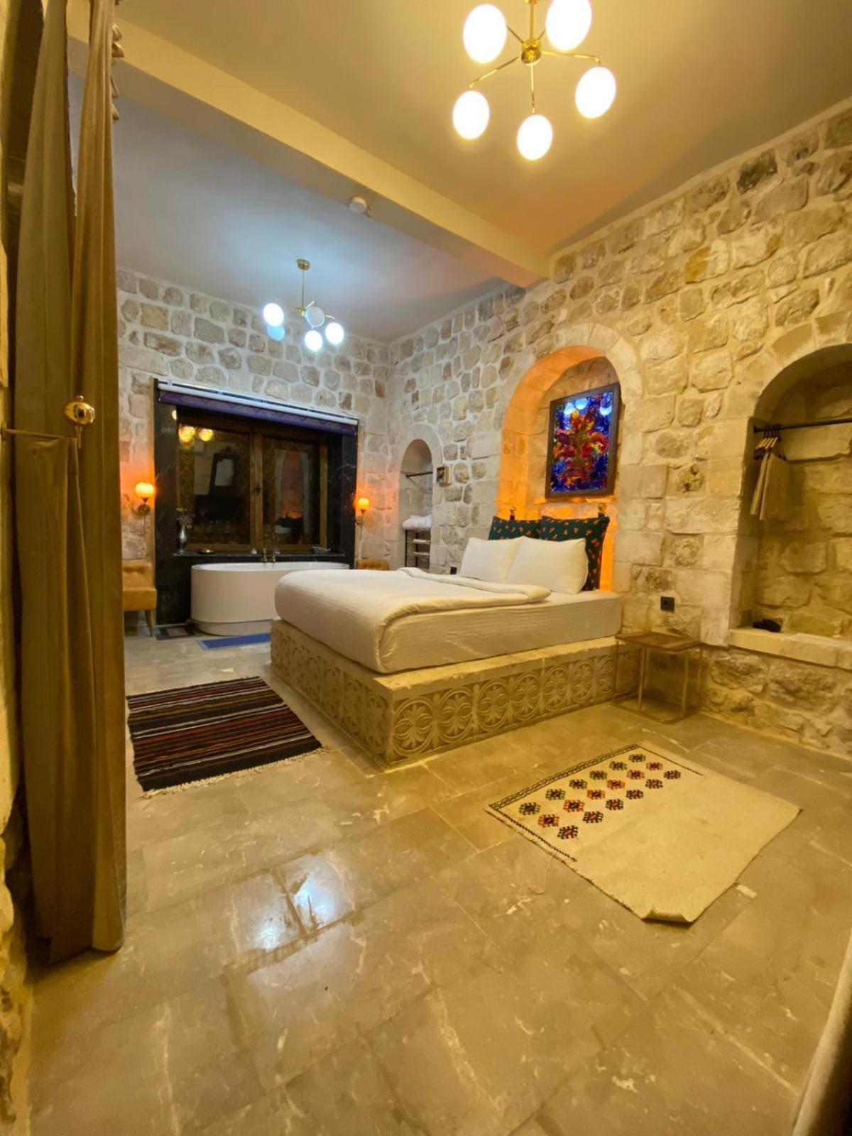 Rumi Konagi Hotel *
