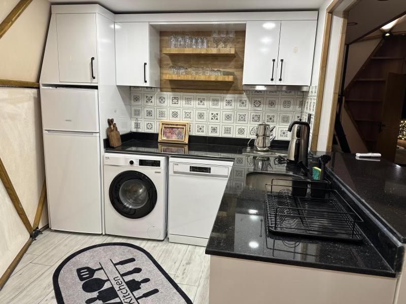Otelox Sinap Oezel Havuz Ve Jakuzili Glamping Villa Erdemli