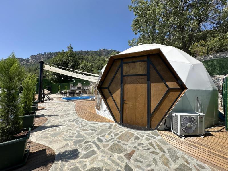 Otelox Sinap Oezel Havuz Ve Jakuzili Glamping *