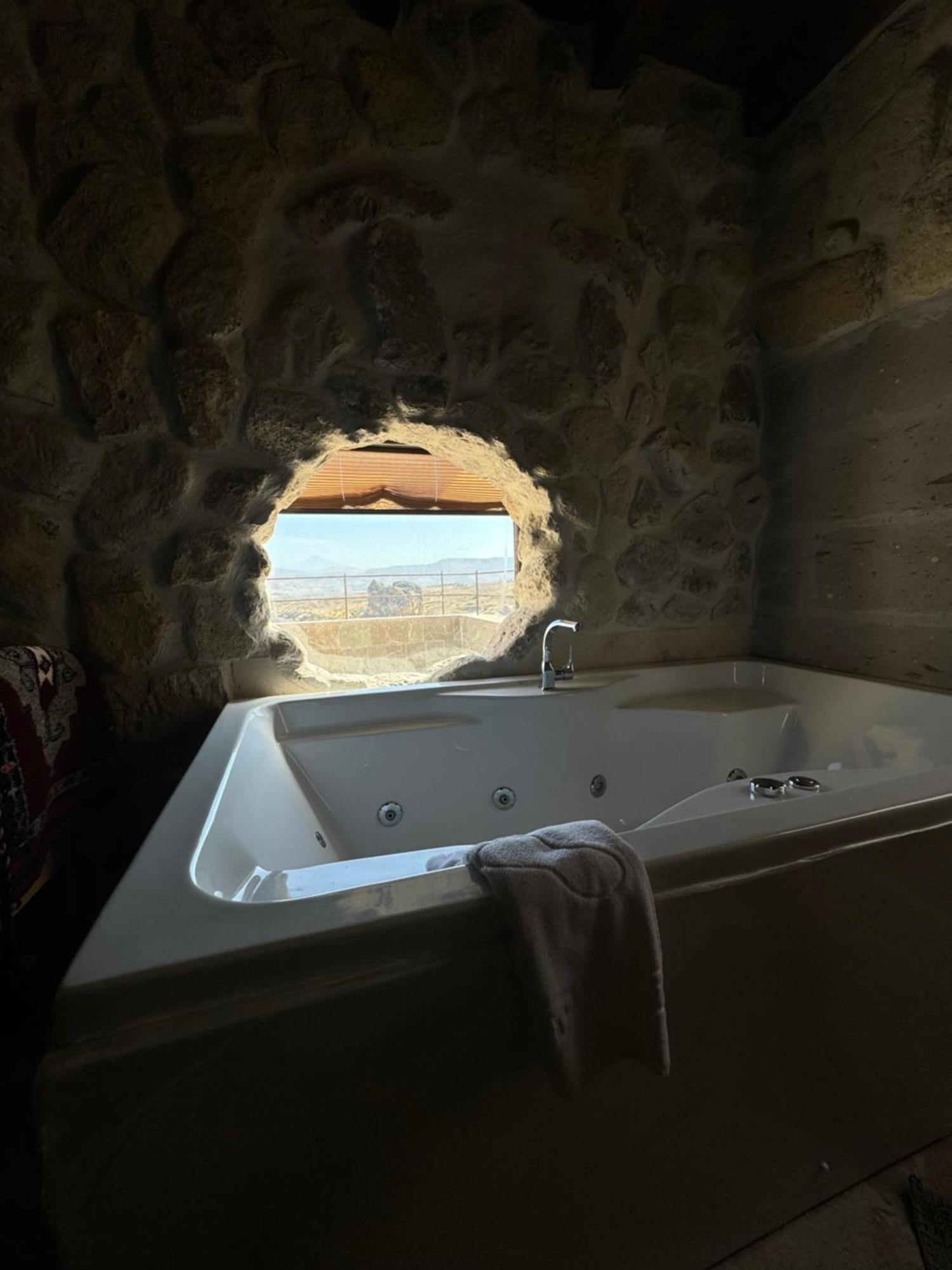 Crazy Horse Hostel *