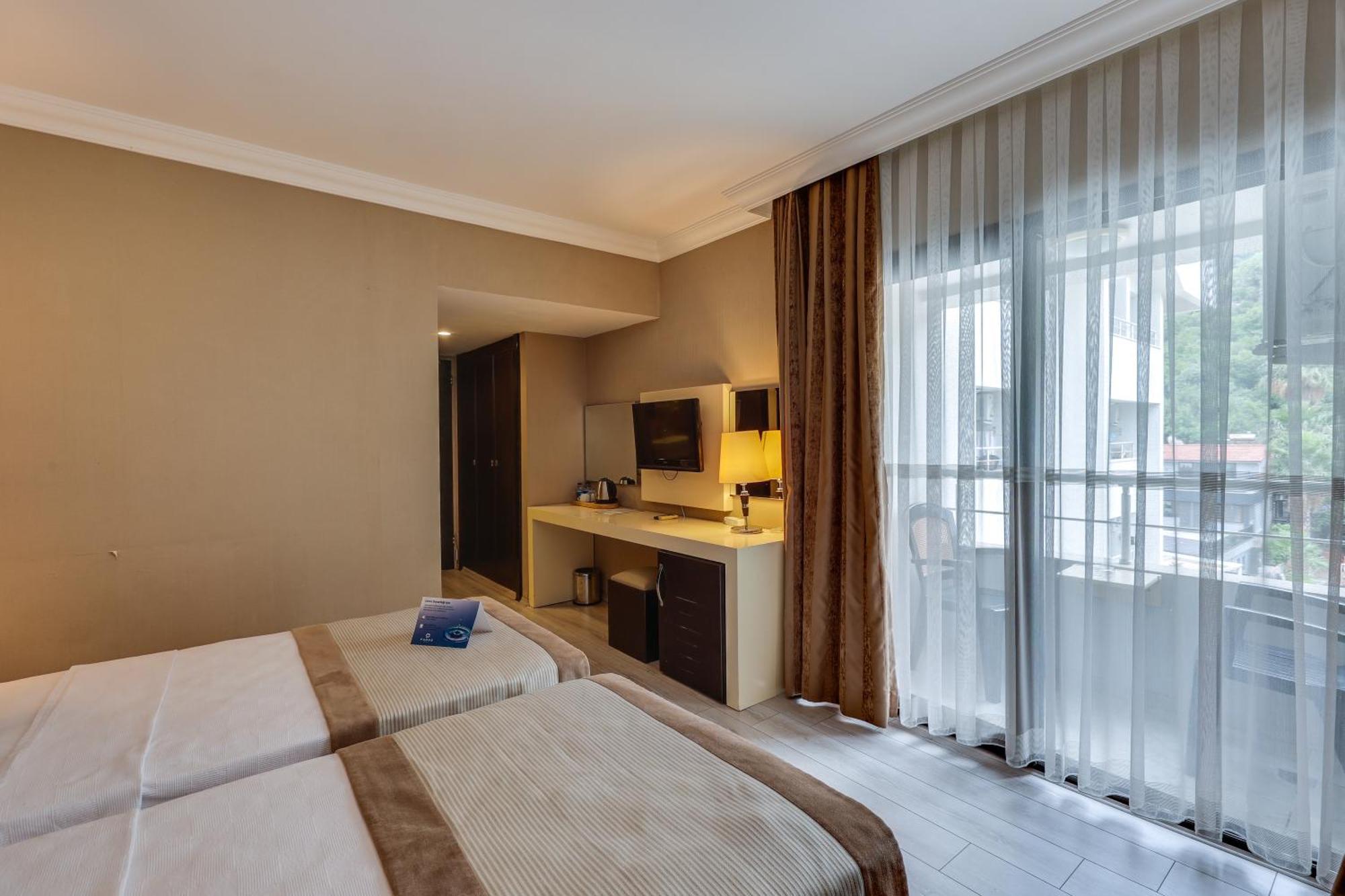 Faros Premium Hotel 5*