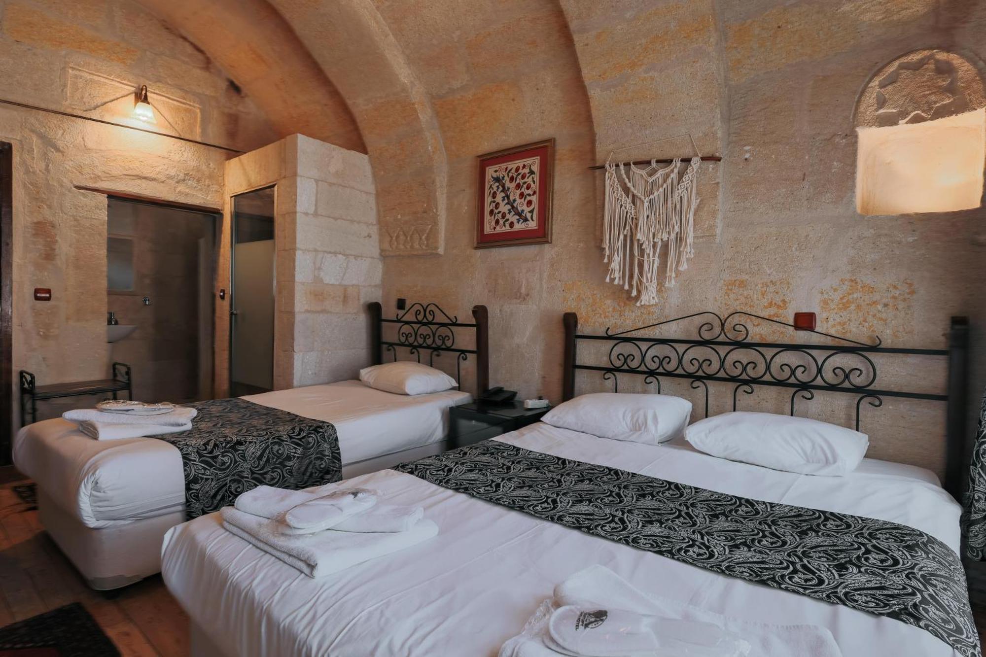 Century Cave Hotel 2*