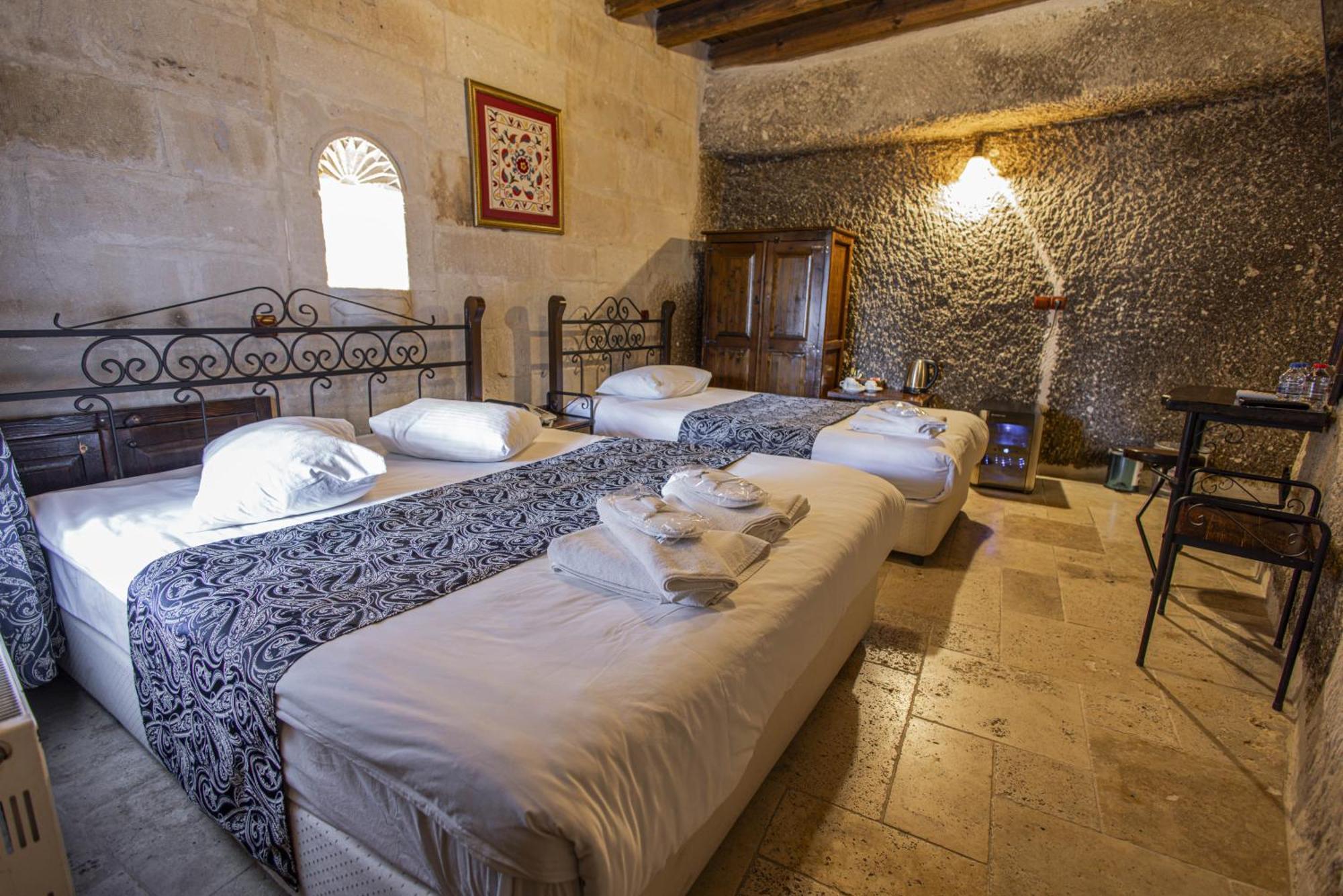 Century Cave Hotel 2*