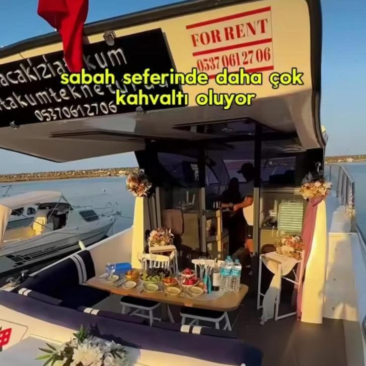 Botel Macakizi Yatch Atakum