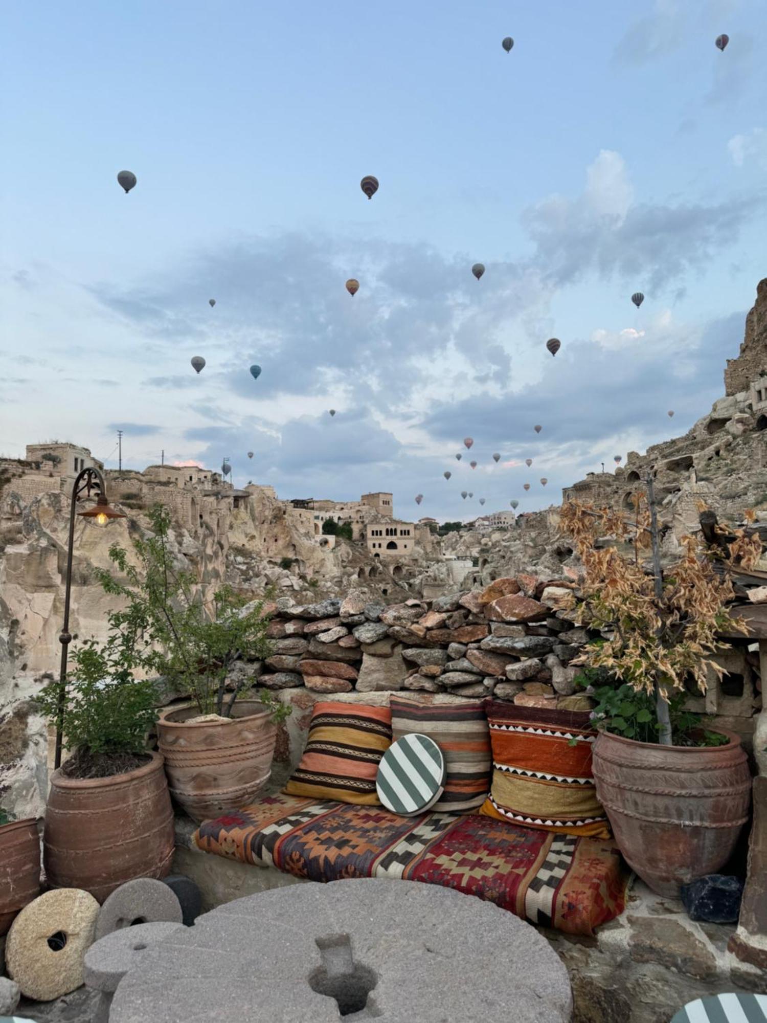 Potamia Cave Hotel *