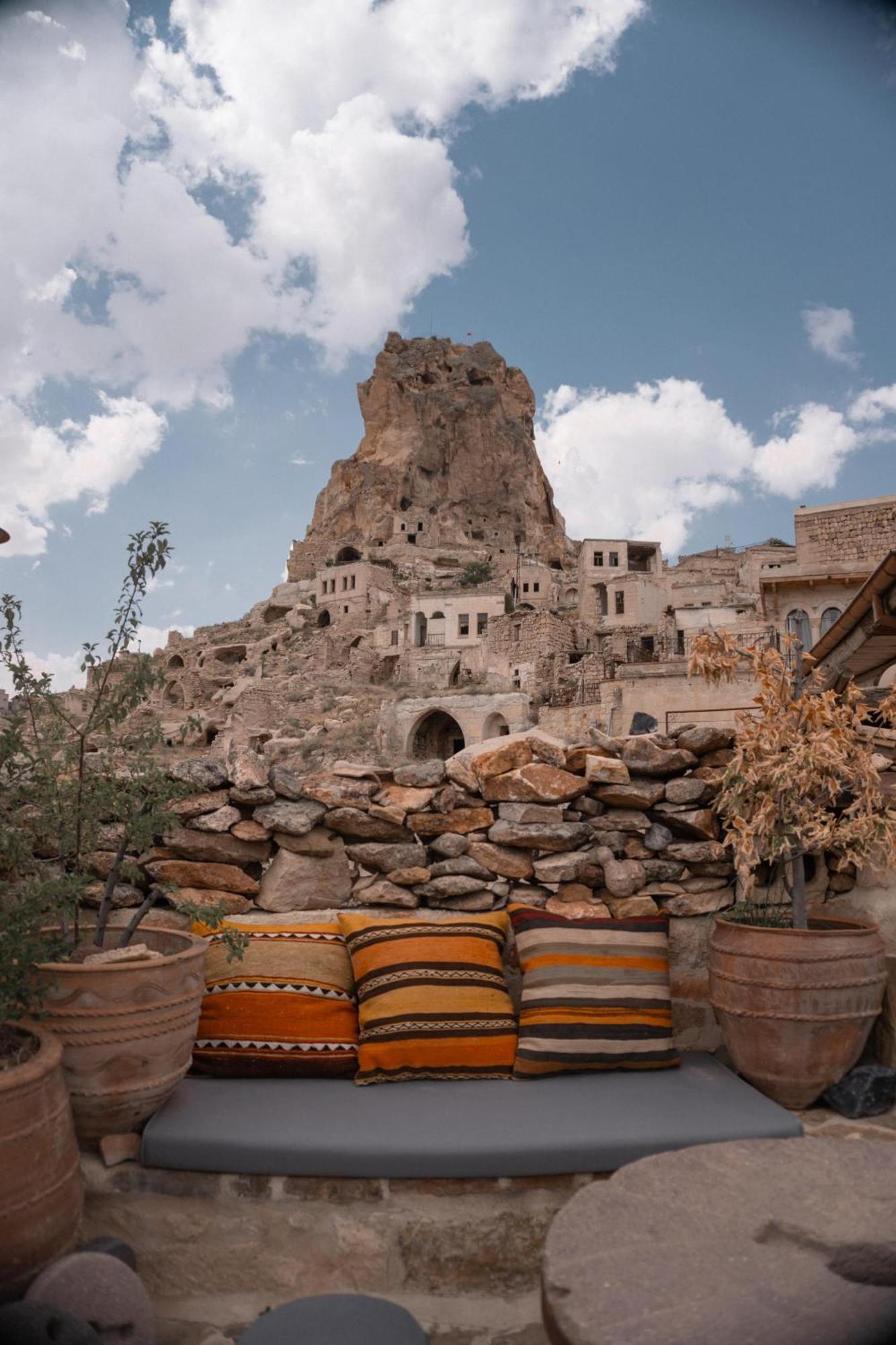 Potamia Cave Hotel *