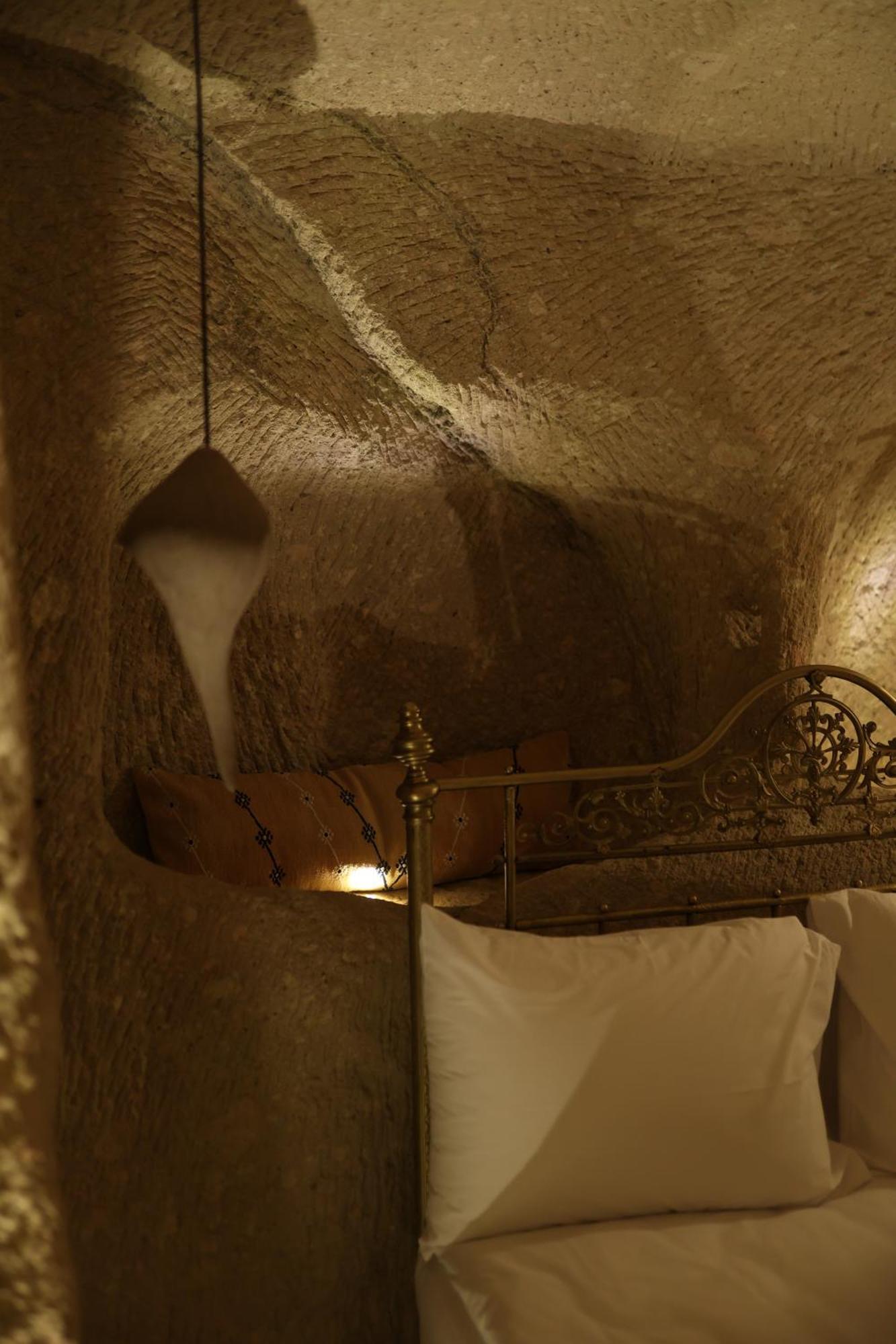 Hotel Potamia Cave *