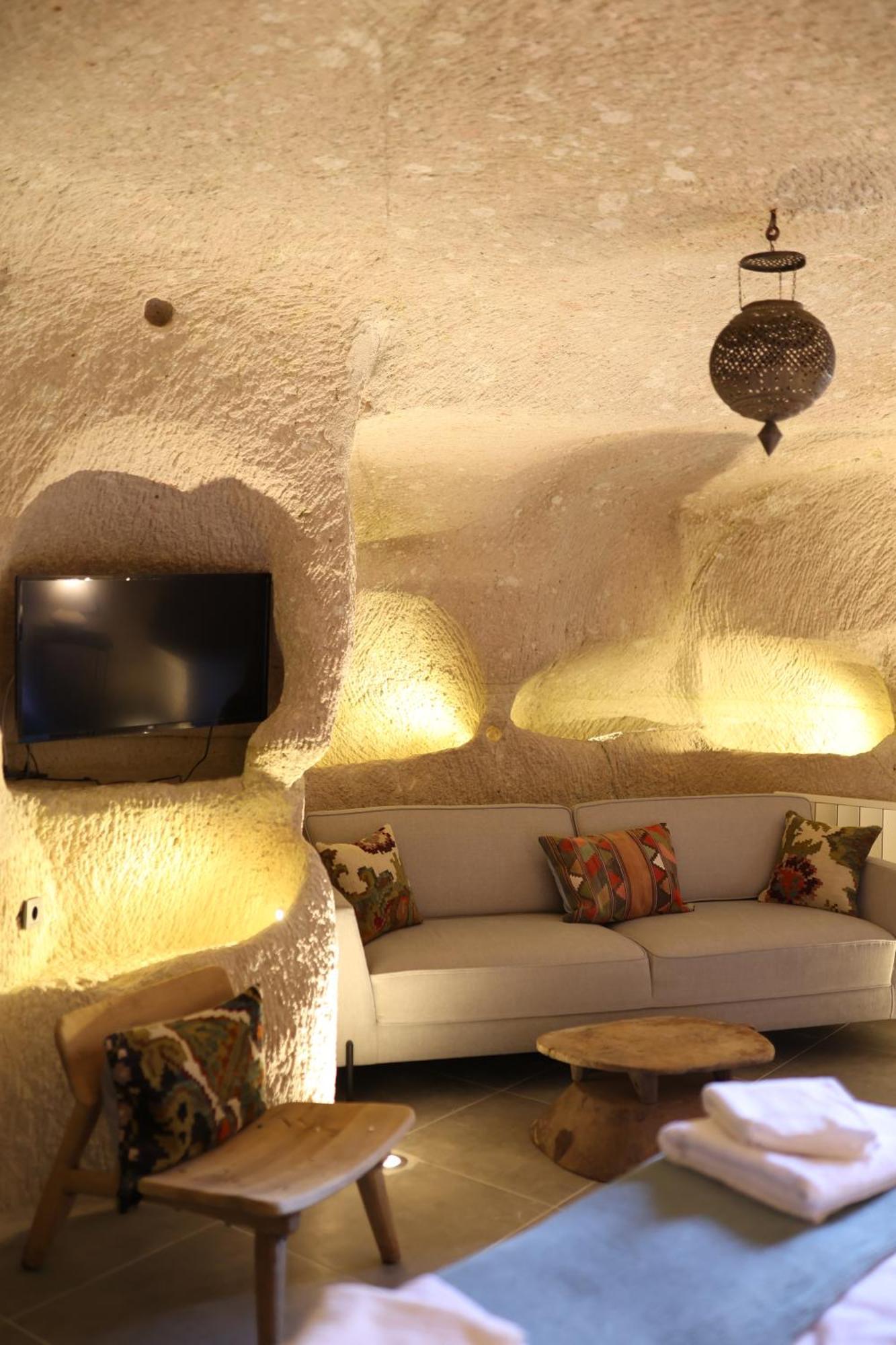 Potamia Cave Hotel