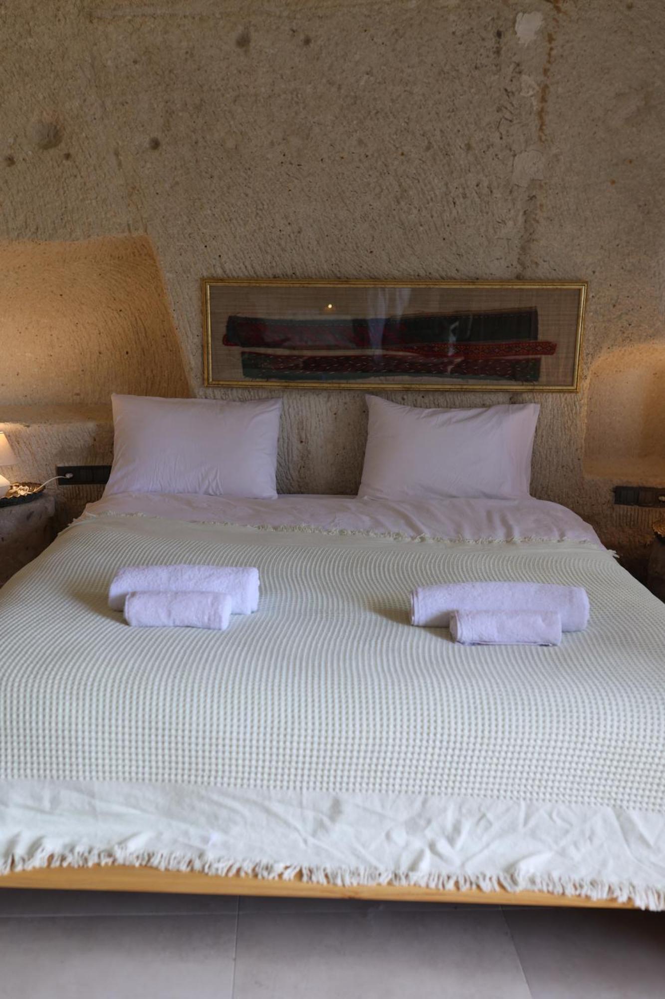 Potamia Cave Hotel *