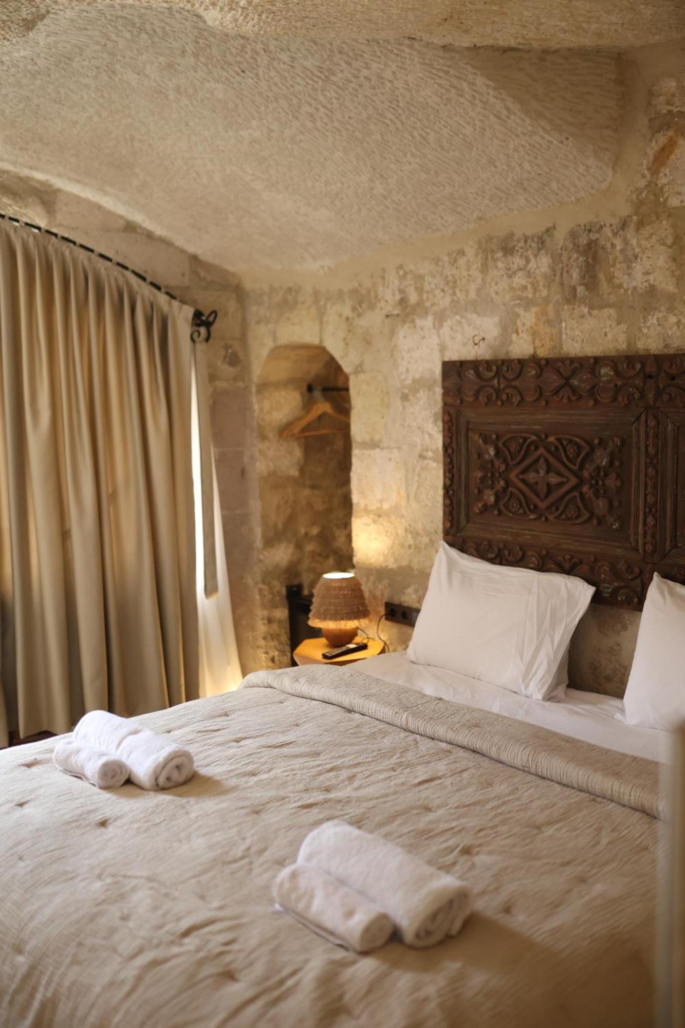 Hotel Potamia Cave *