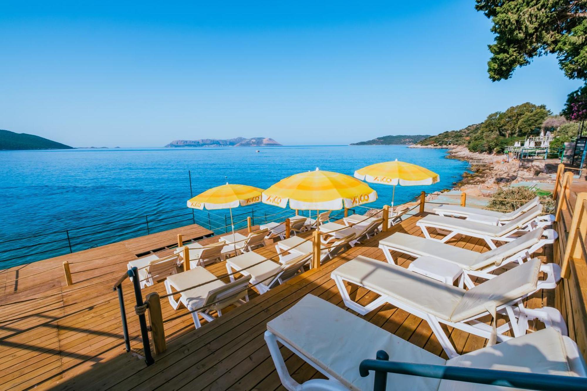 Hotel Sardunya Arka Bina