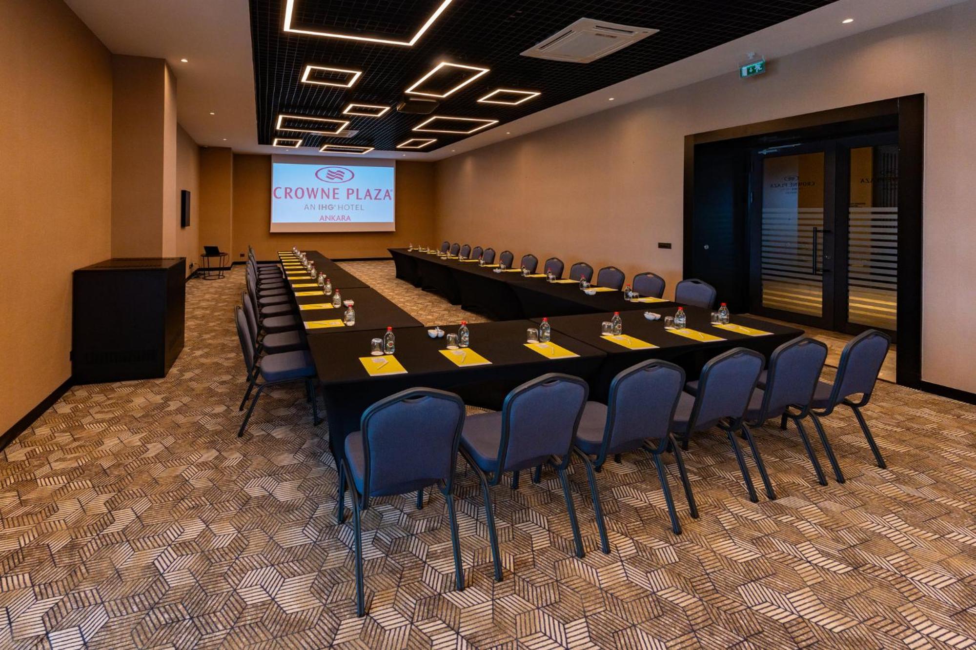 Hotel Crowne Plaza By Ihg 5*