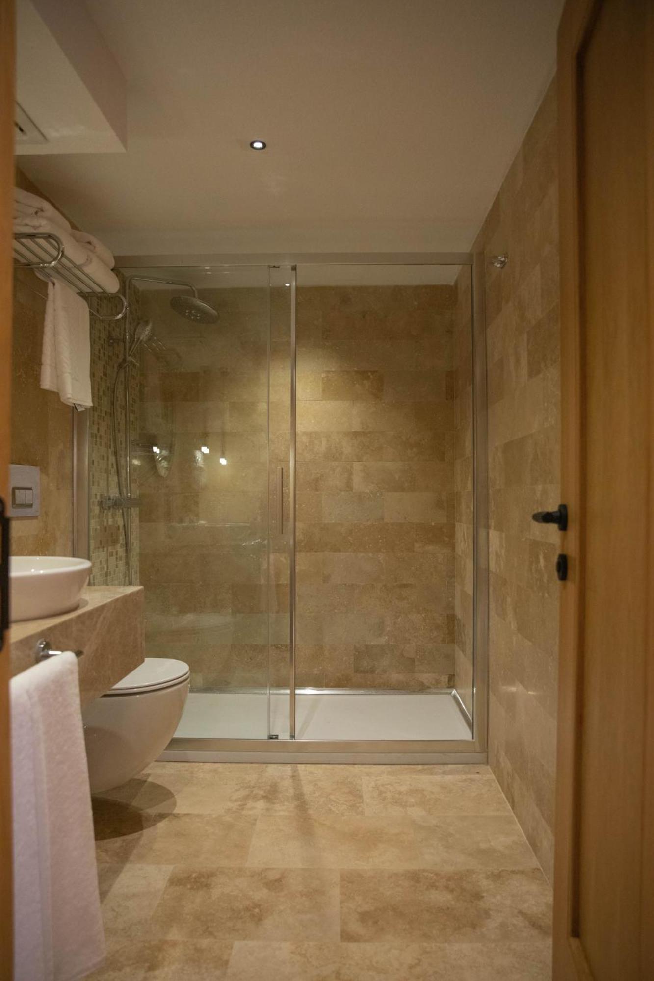 Villaqua Boutique Hotel *