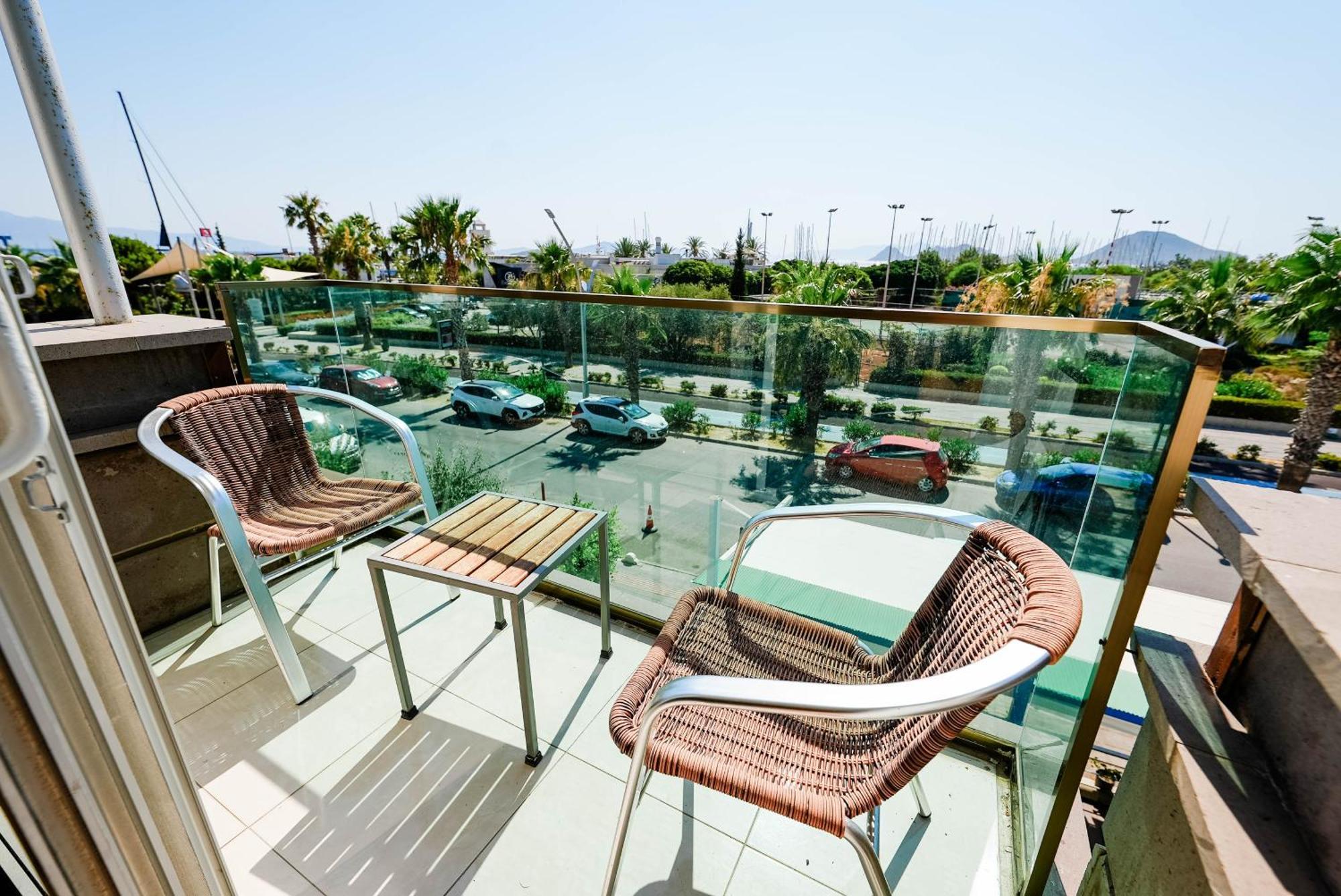 Marin-a & Hotel 3*