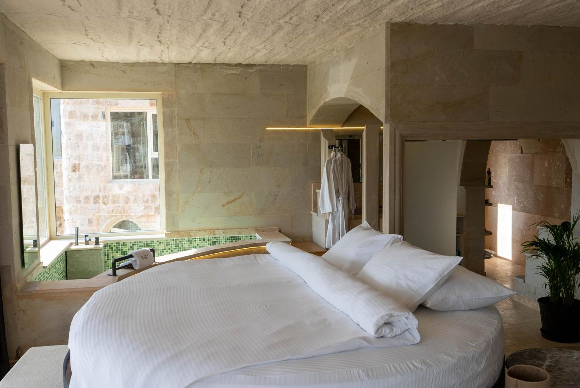 Be Still Alexa Smart Luxury Escape Adults Only Hotel *