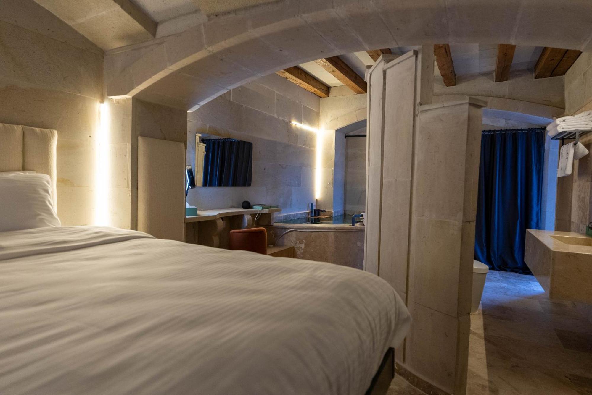 Hotel Be Still Alexa Smart Luxury Escape Adults Only *