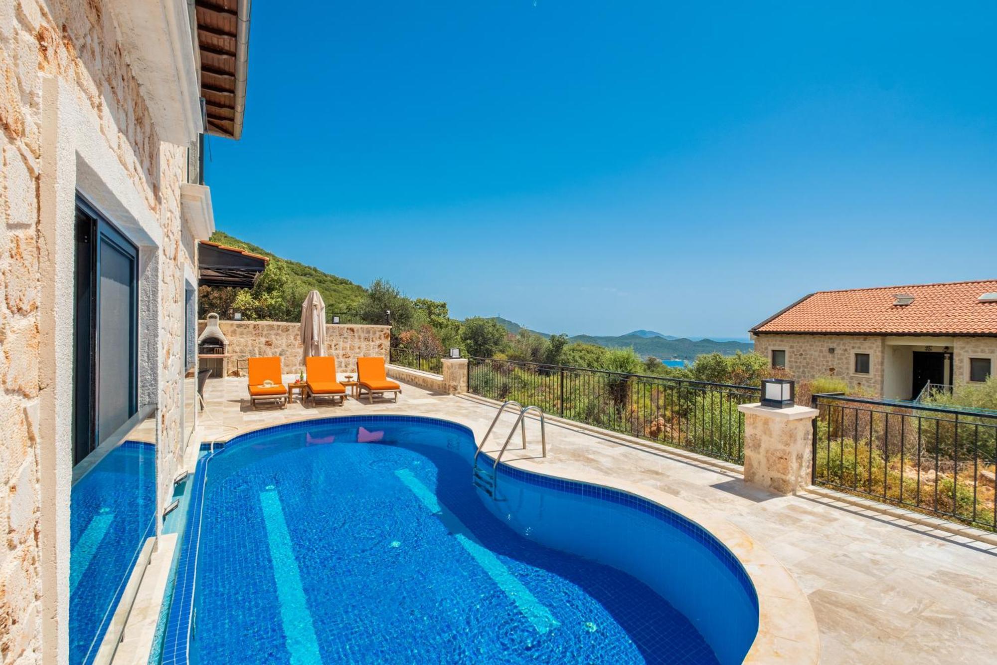 White Garden Villa *