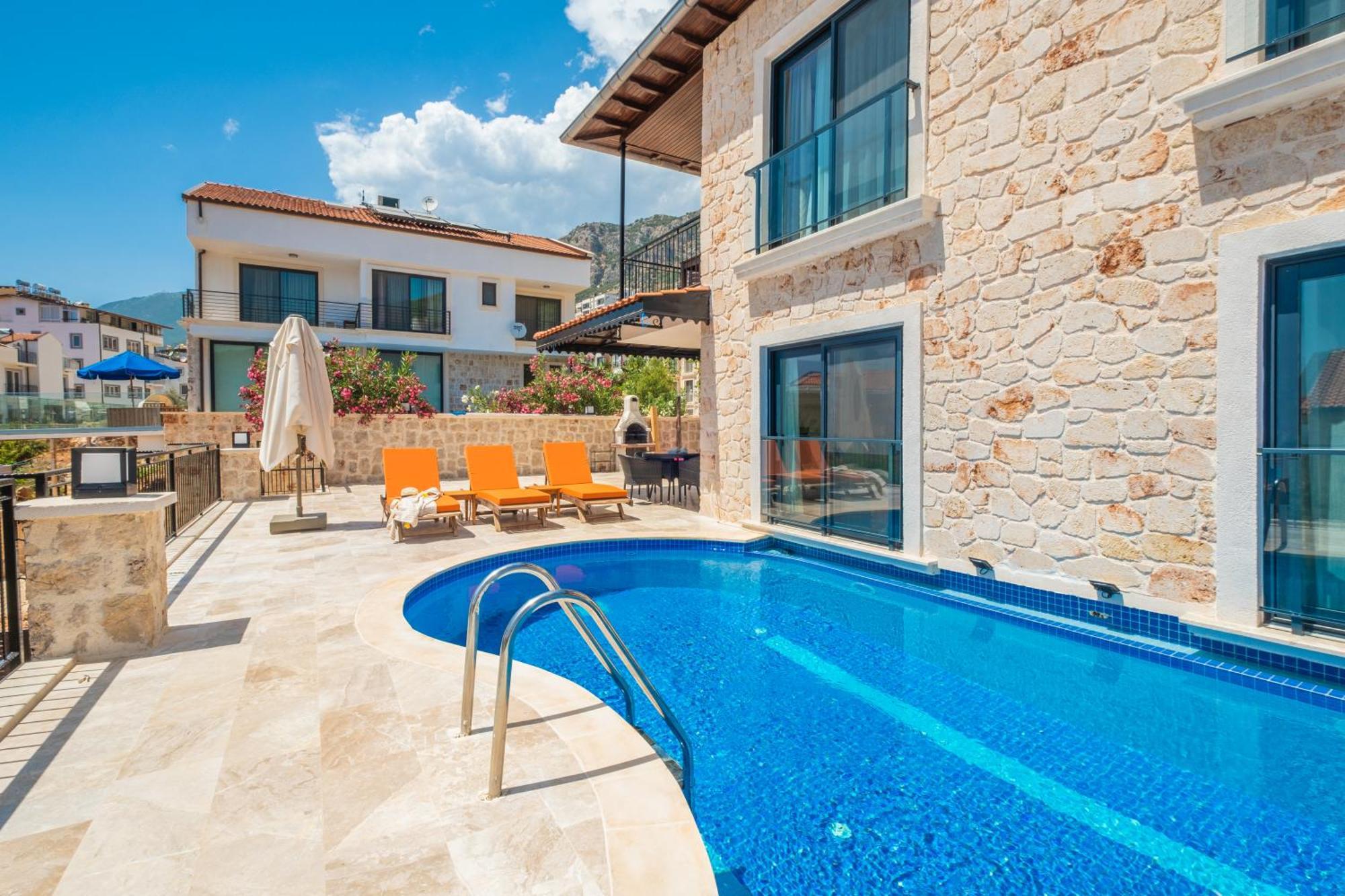Villa White Garden