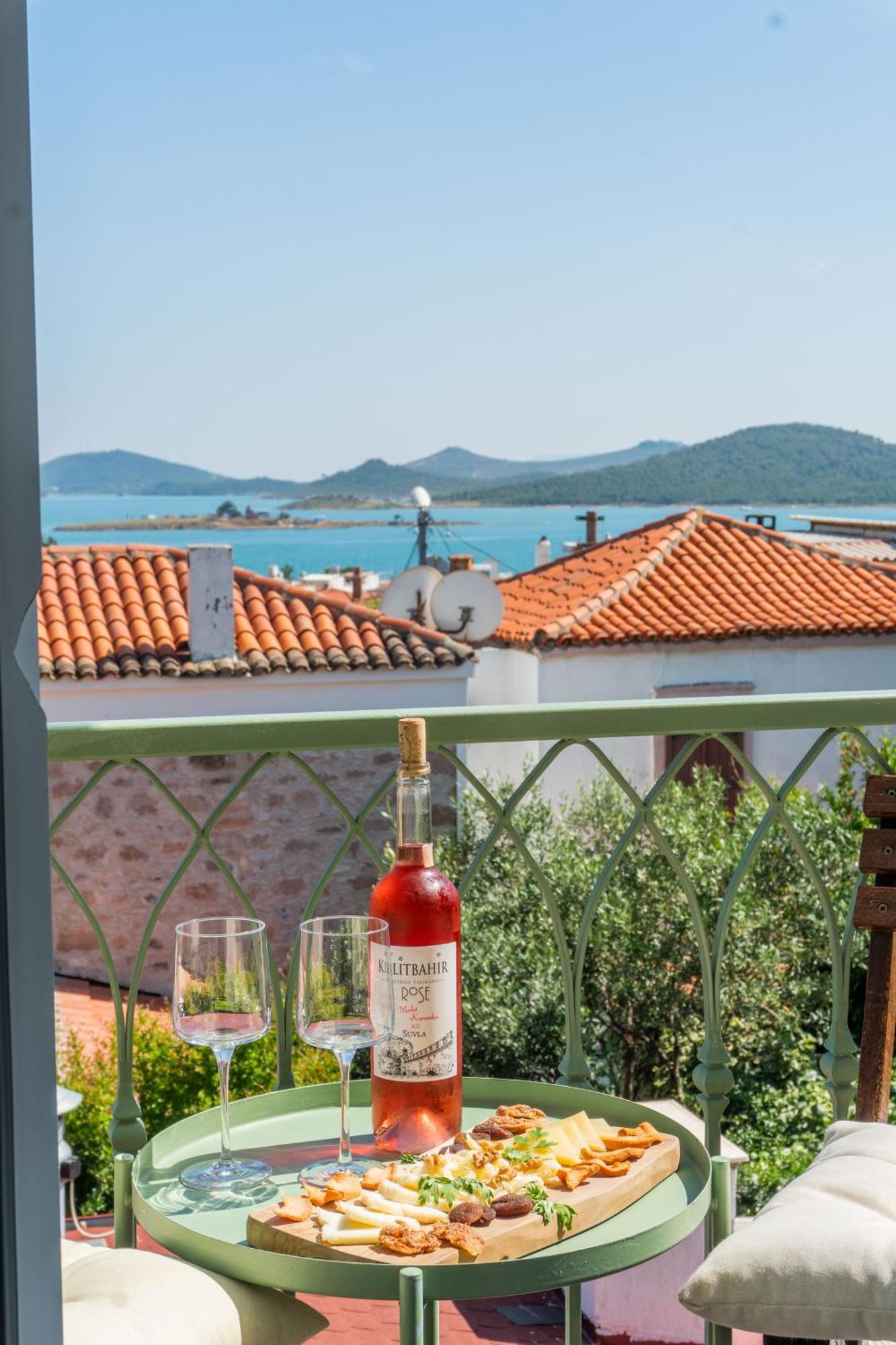 Cunda Ilios Hotel *