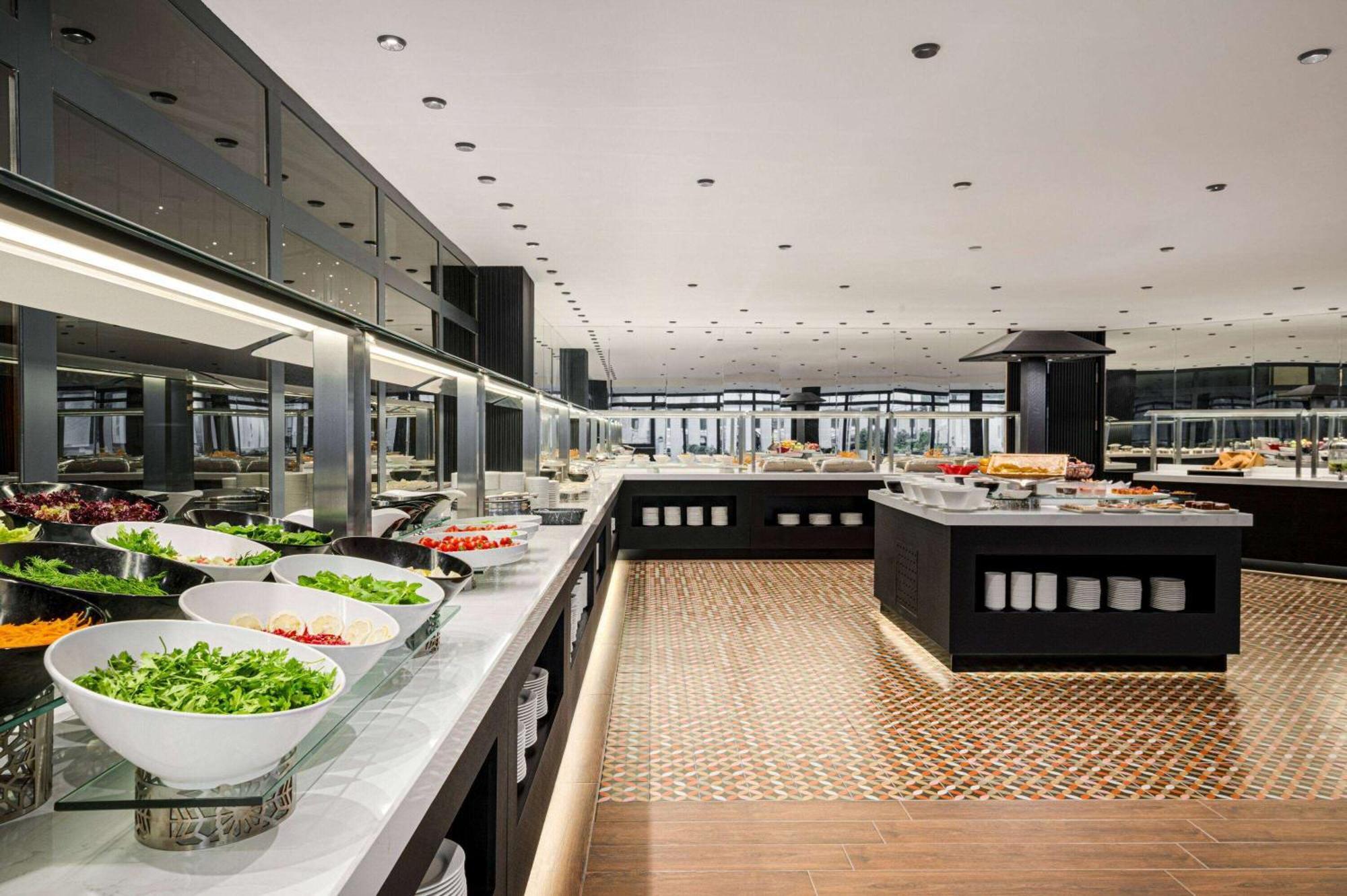 Ramada By Wyndham 5*