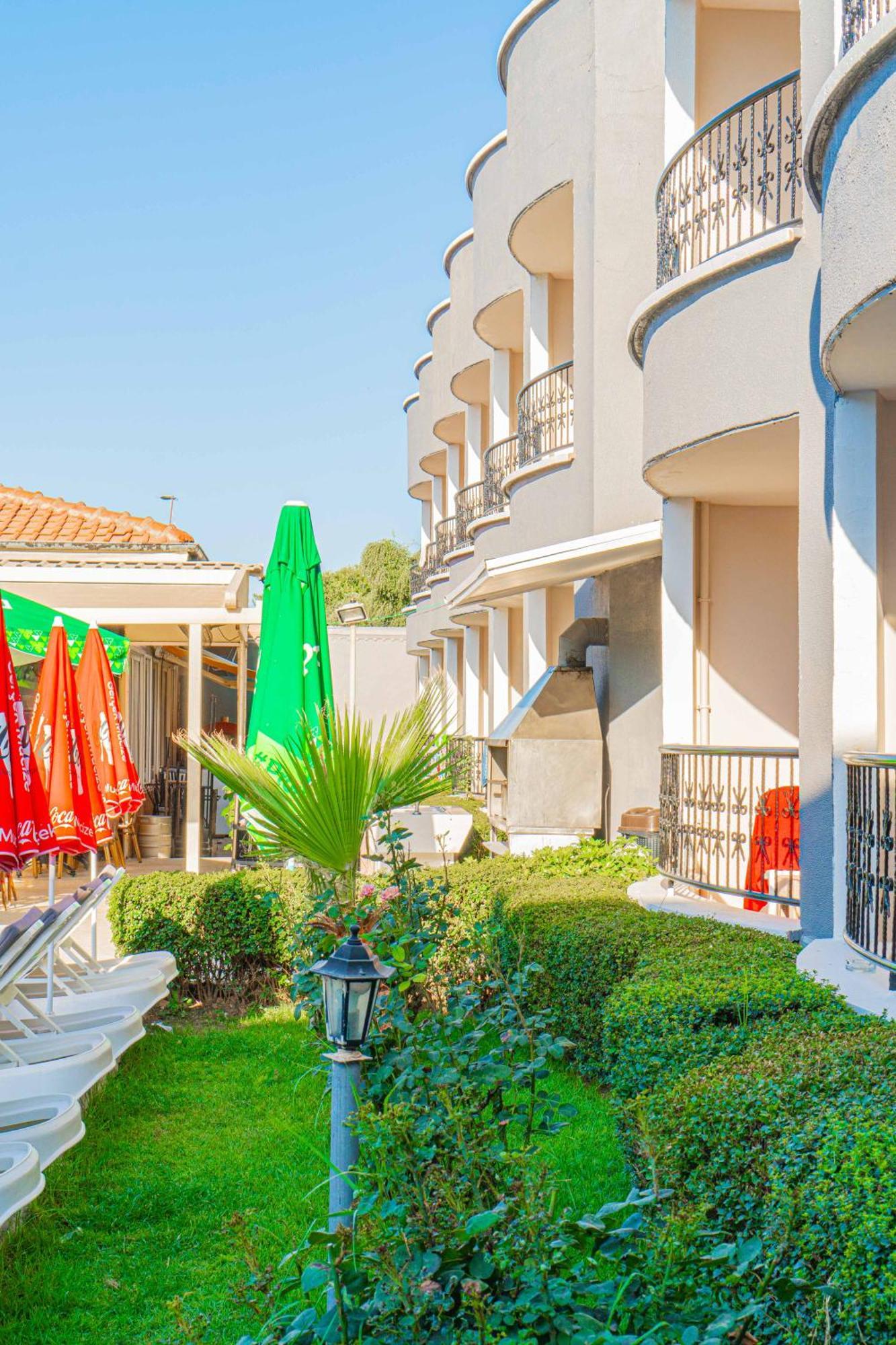 Sayanora Hotel
