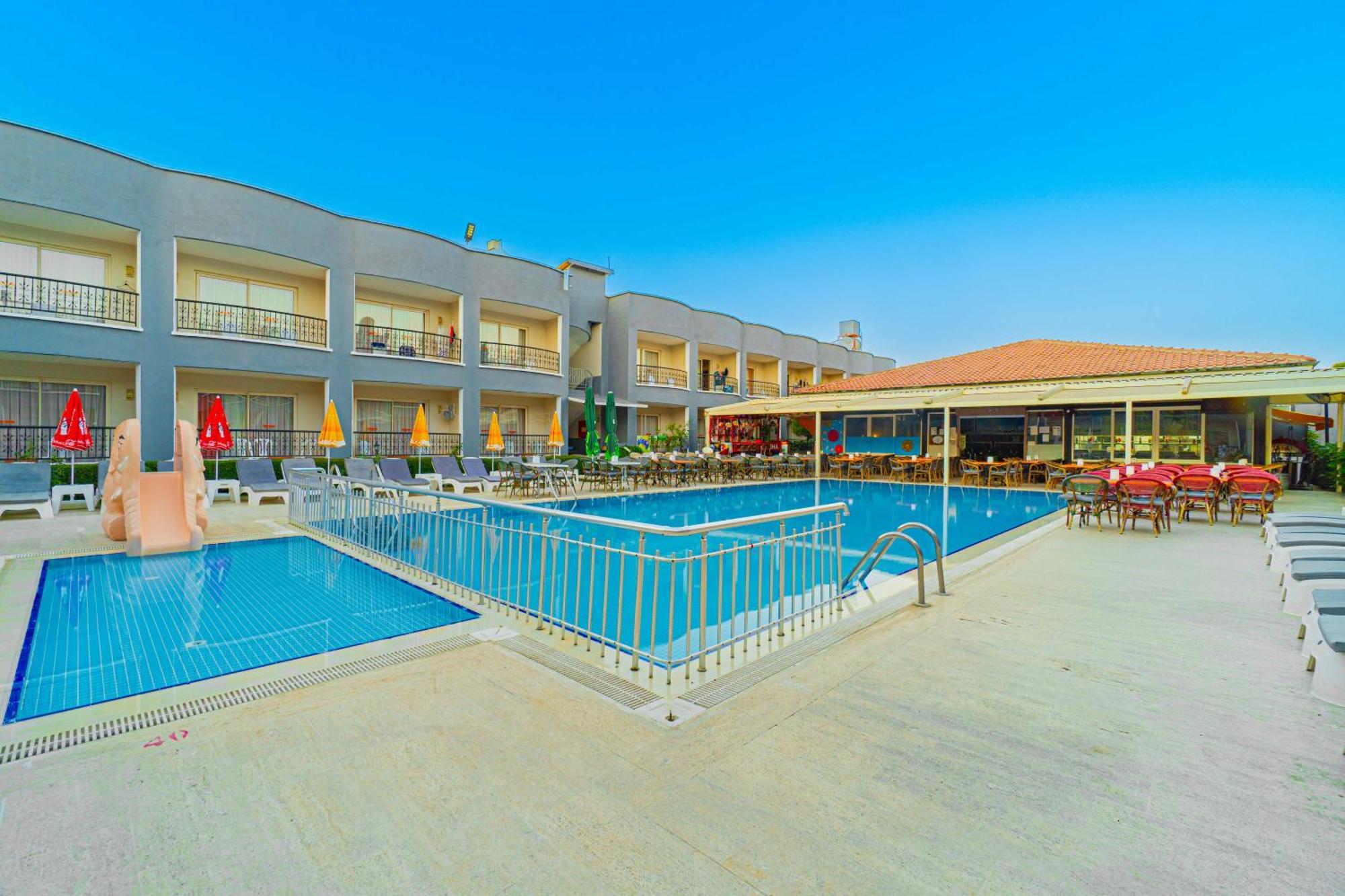 Sayanora Hotel