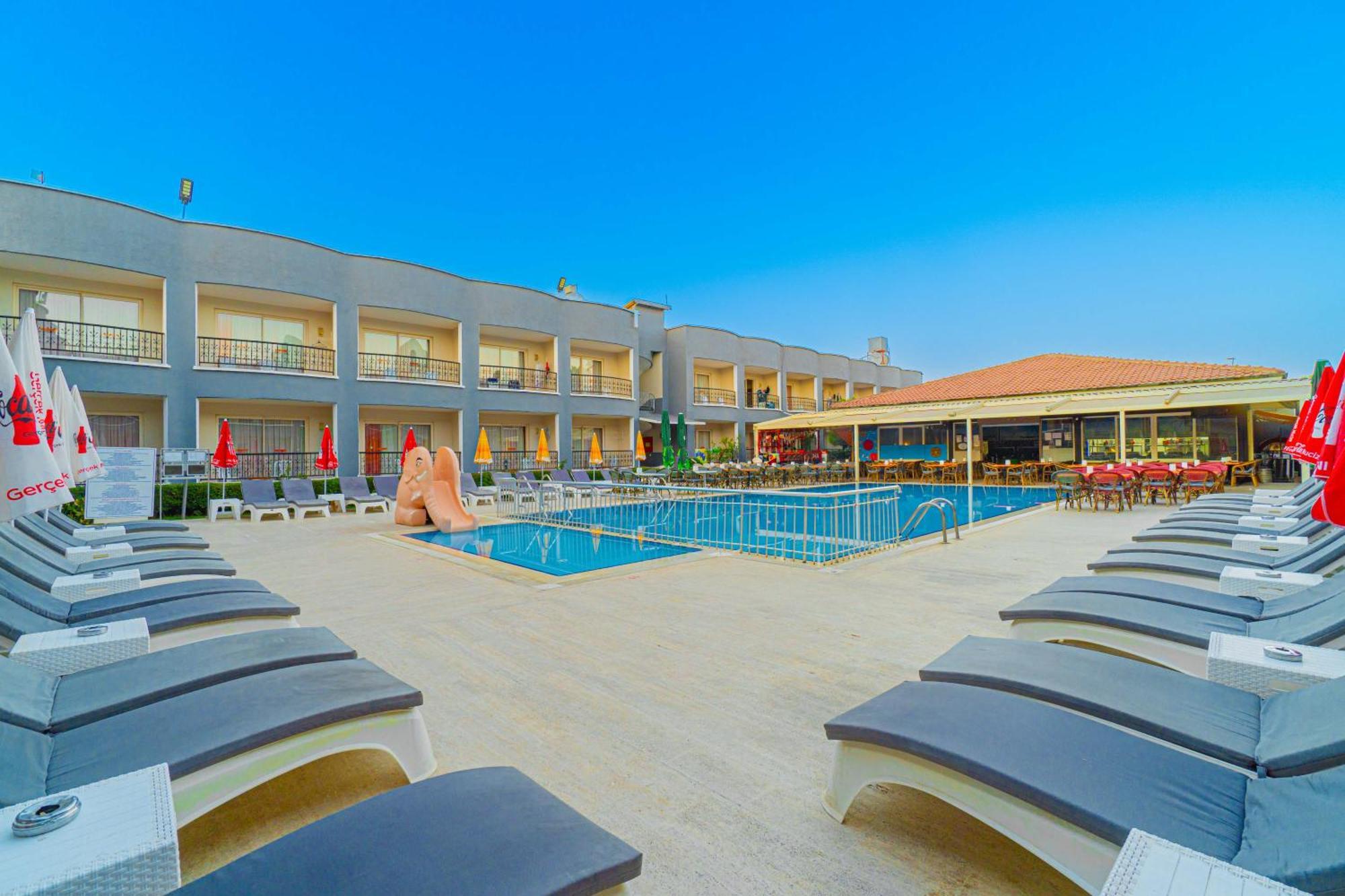 Sayanora Hotel Side